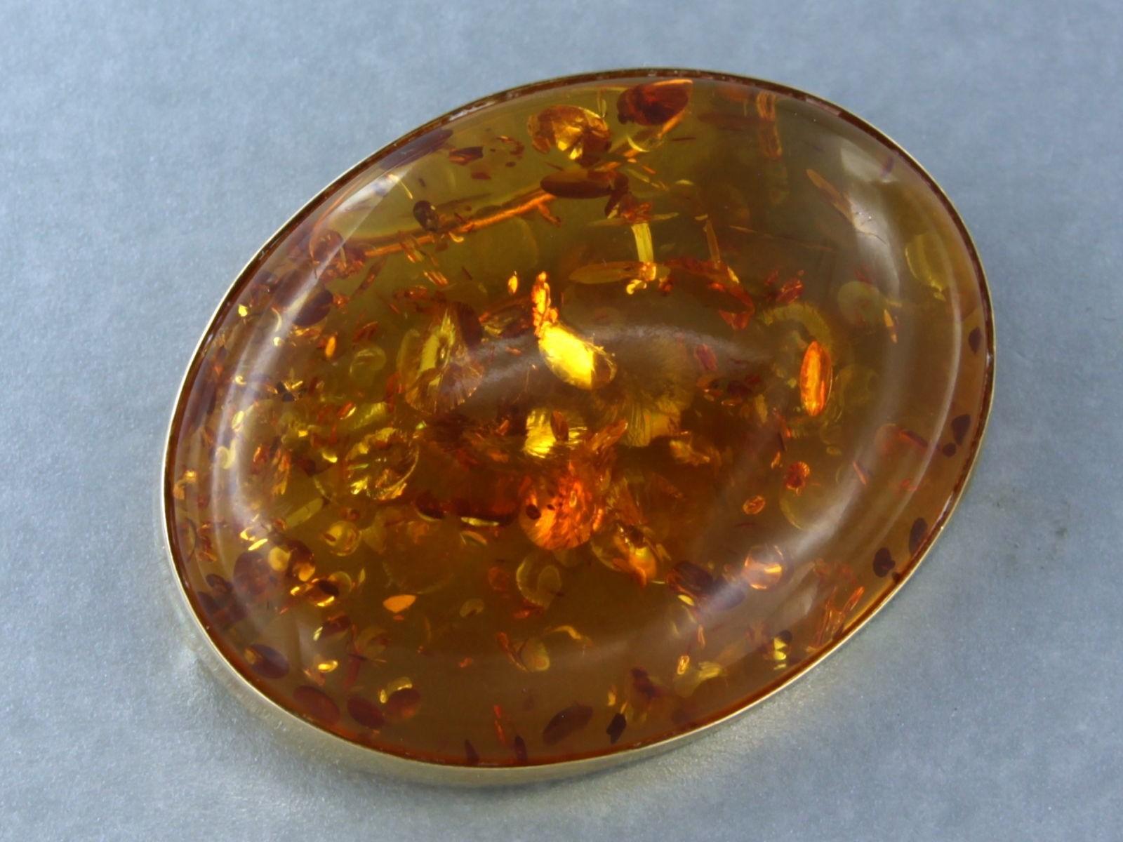 Brooch with amber 14k yellow gold For Sale at 1stDibs
