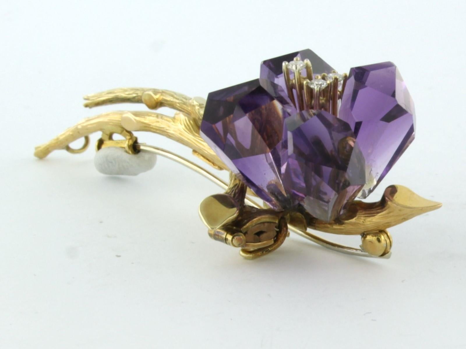 Brooch with amethyst and diamonds 18k bicolor gold In Good Condition For Sale In The Hague, ZH
