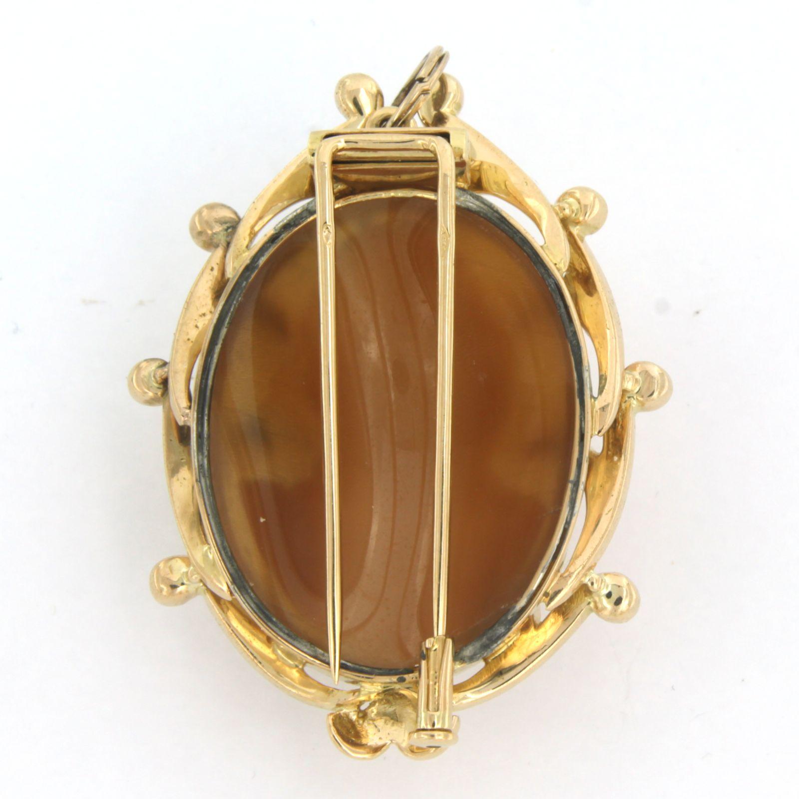 Modern Brooch with cameo 18k yellow gold For Sale