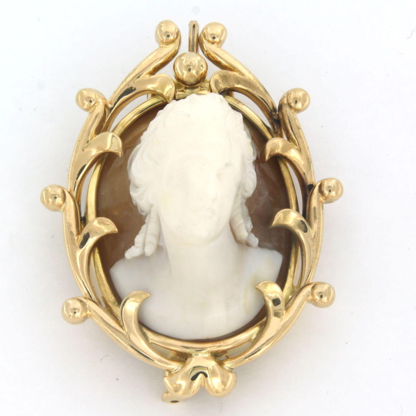 Brooch with cameo 18k yellow gold For Sale 1