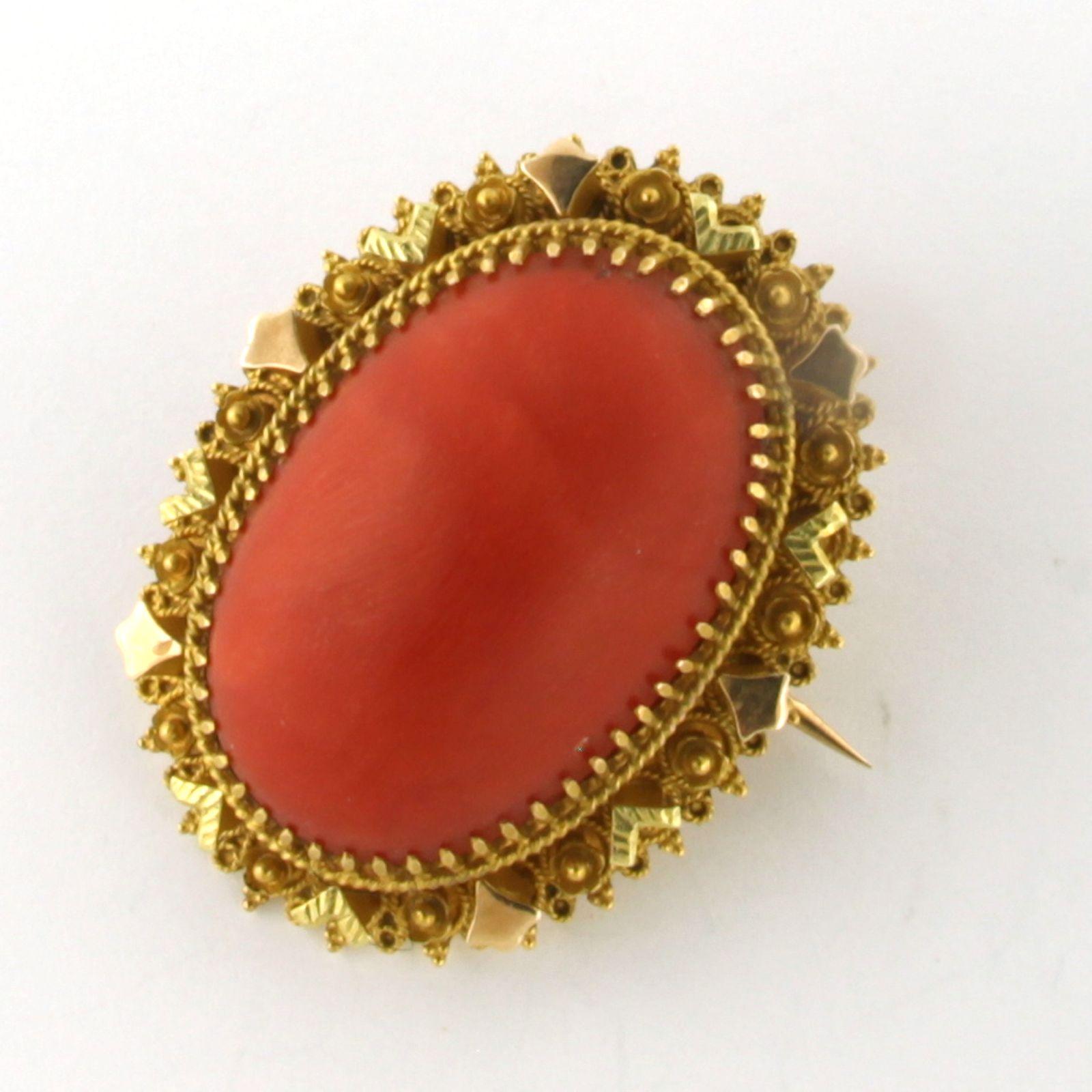 Donna Spilla con corallo in oro giallo 14k 7,6 grammi in vendita