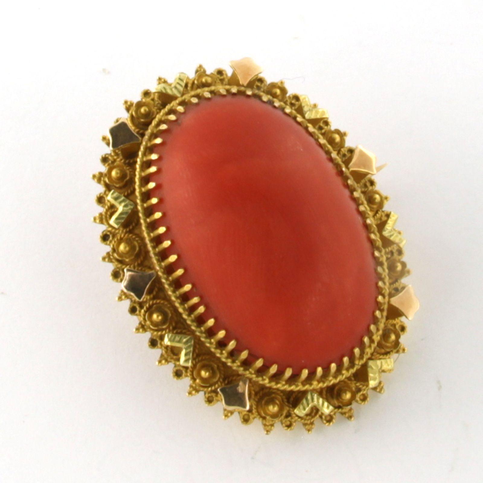 Spilla con corallo in oro giallo 14k 7,6 grammi in vendita 1