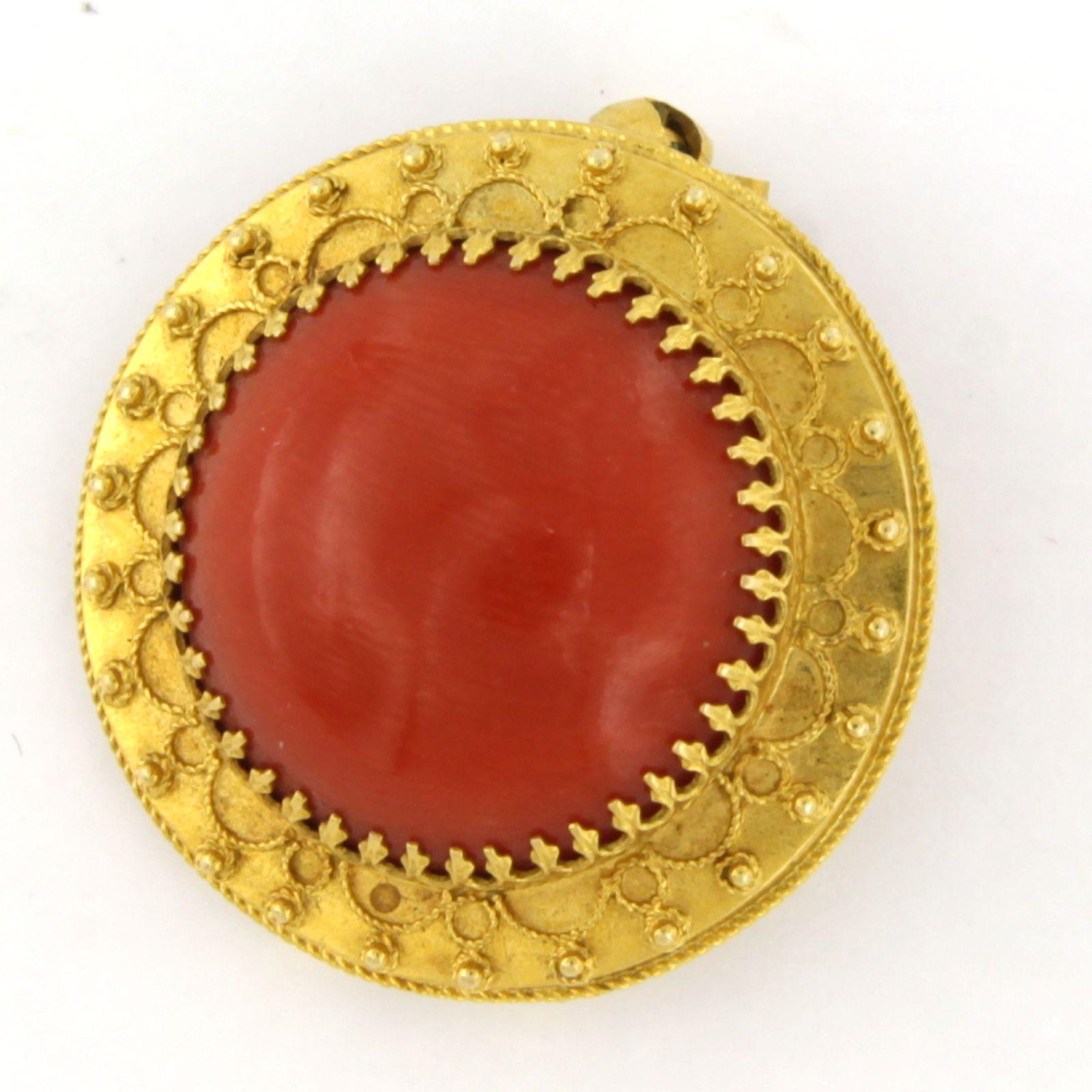 Broche con coral 3,9 gramos oro amarillo 14k Alto victoriano en venta