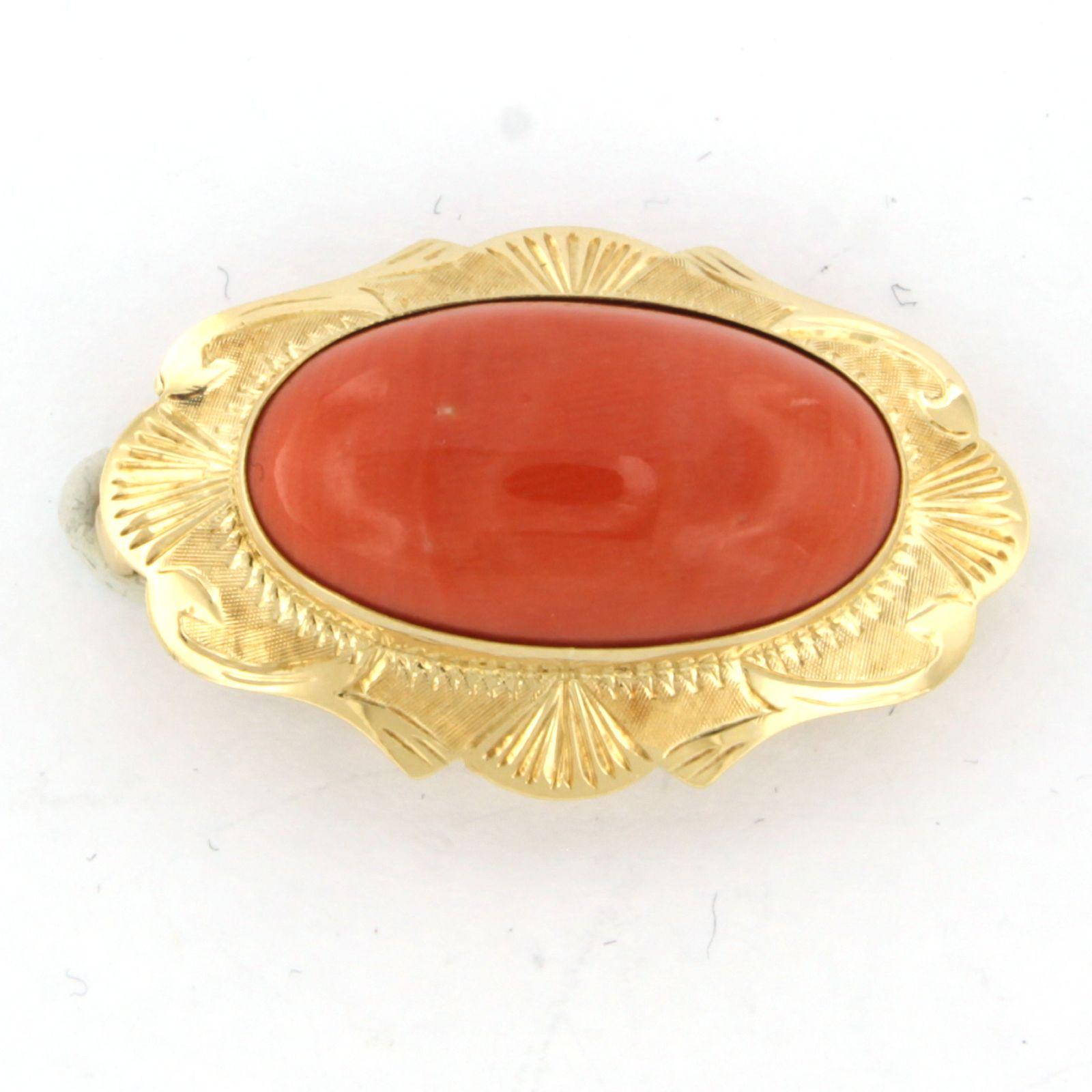 Spilla in oro giallo 14k con corallo - 5,3 grammi

Descrizione dettagliata:

La spilla è larga 3,1 cm e alta 2,0 cm.

Peso totale: 5.3 grammi

Set con:

- 1 corallo ovale tagliato a cabochon da 2,1 cm x 1,1 cm
Colore: rosso
Origine: Mediterraneo
Le