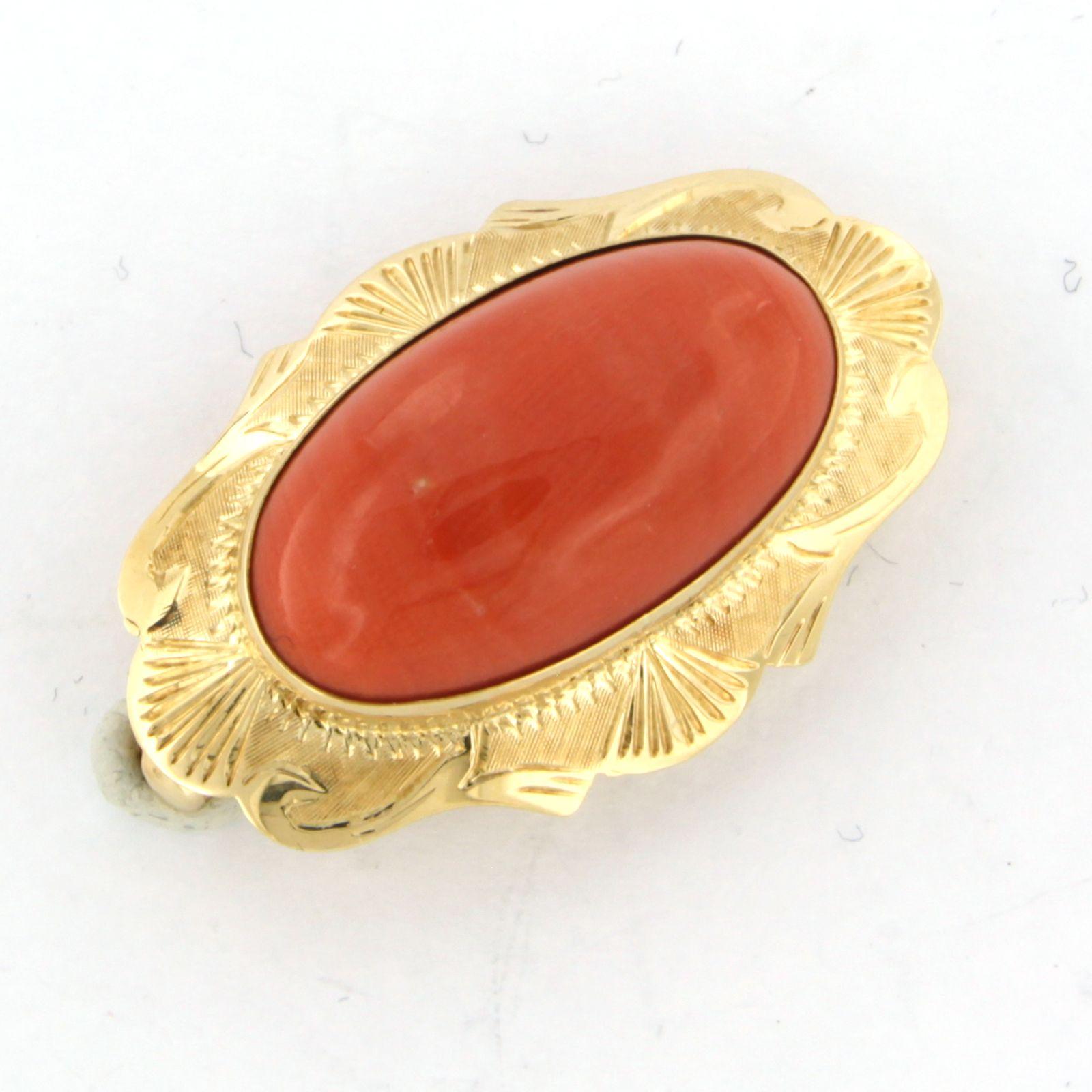 Donna Spilla con corallo 5,3 grammi in oro giallo 14k in vendita