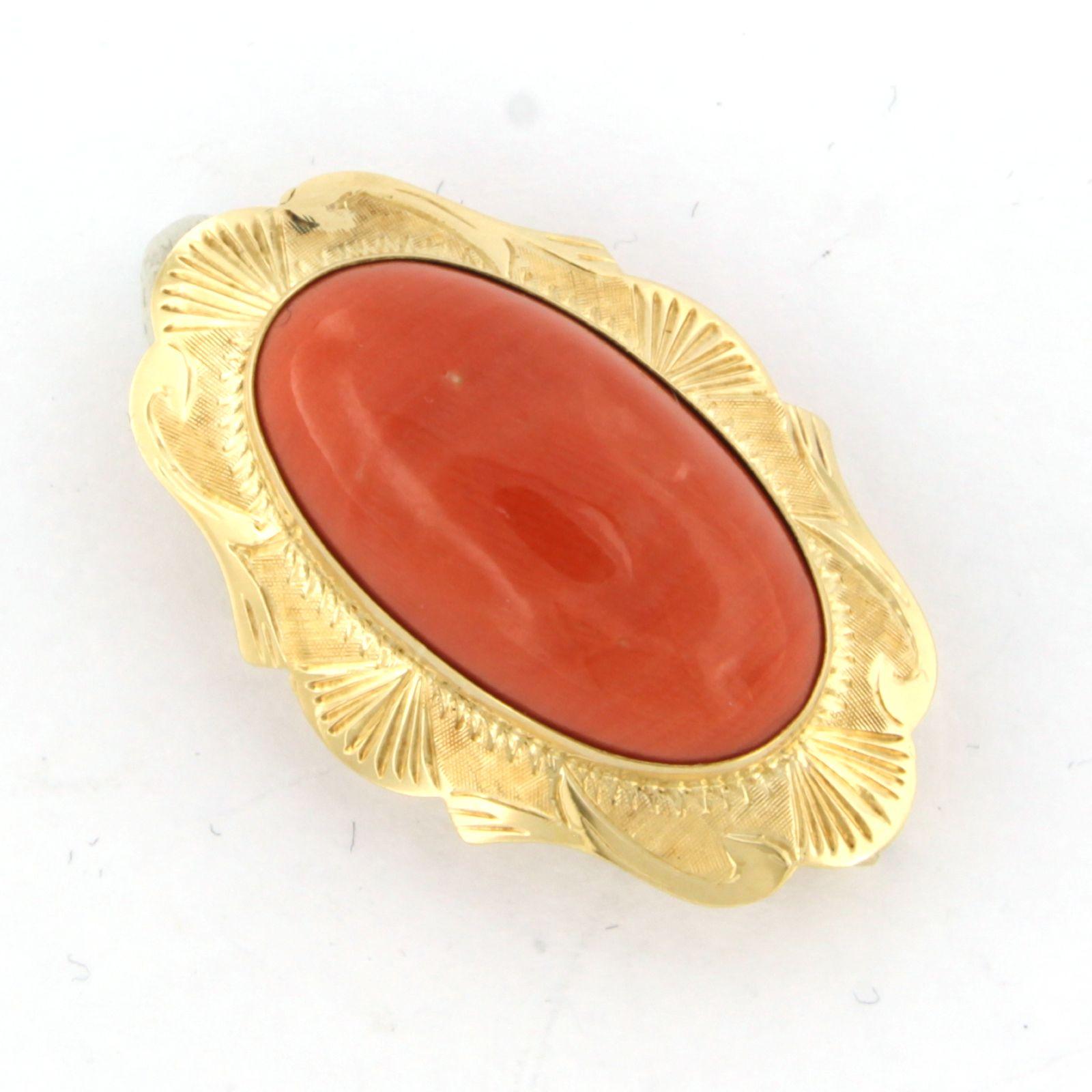 Spilla con corallo 5,3 grammi in oro giallo 14k in vendita 1