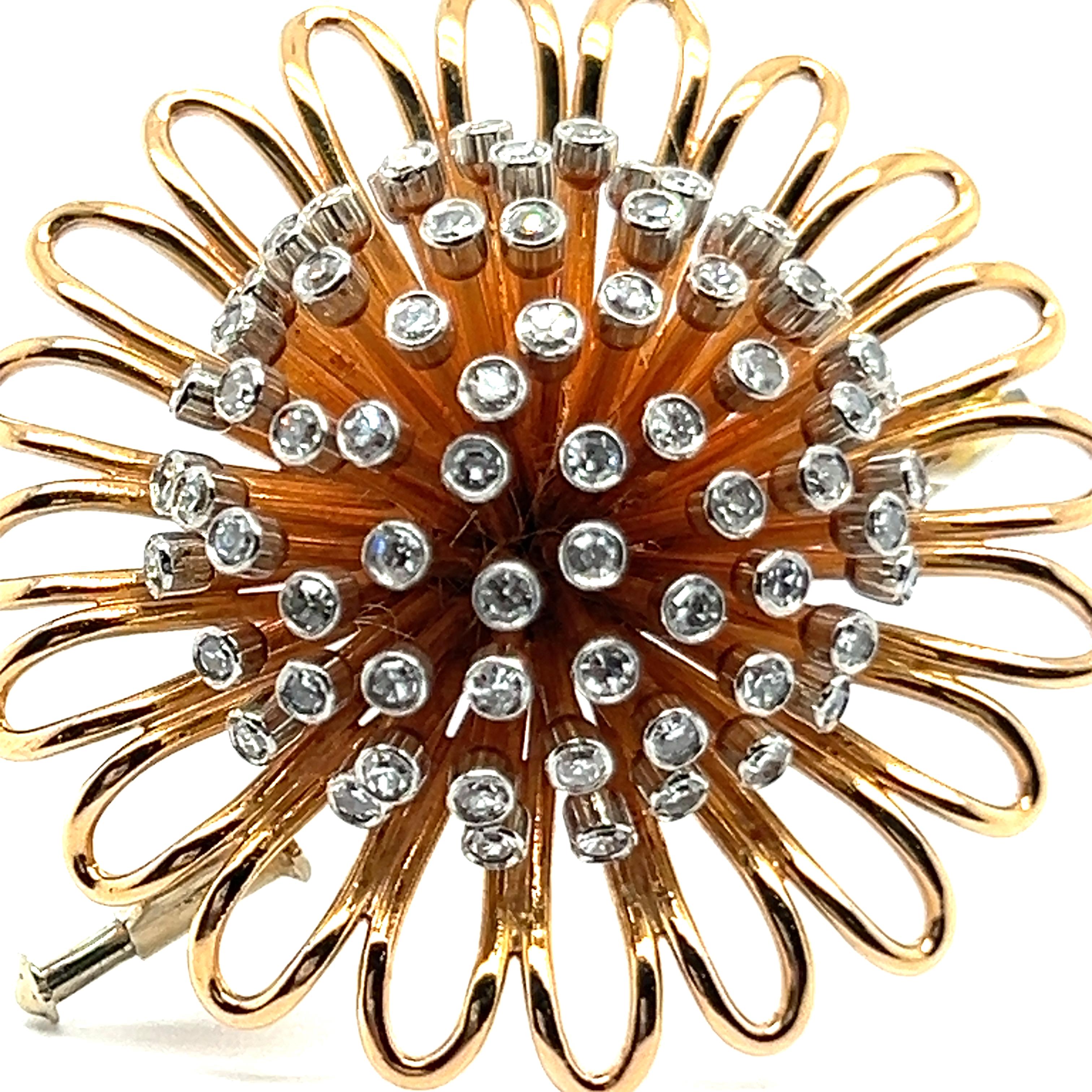 Brooch with Diamonds in 18 Karat Red Gold by Meinrad Burch For Sale 4