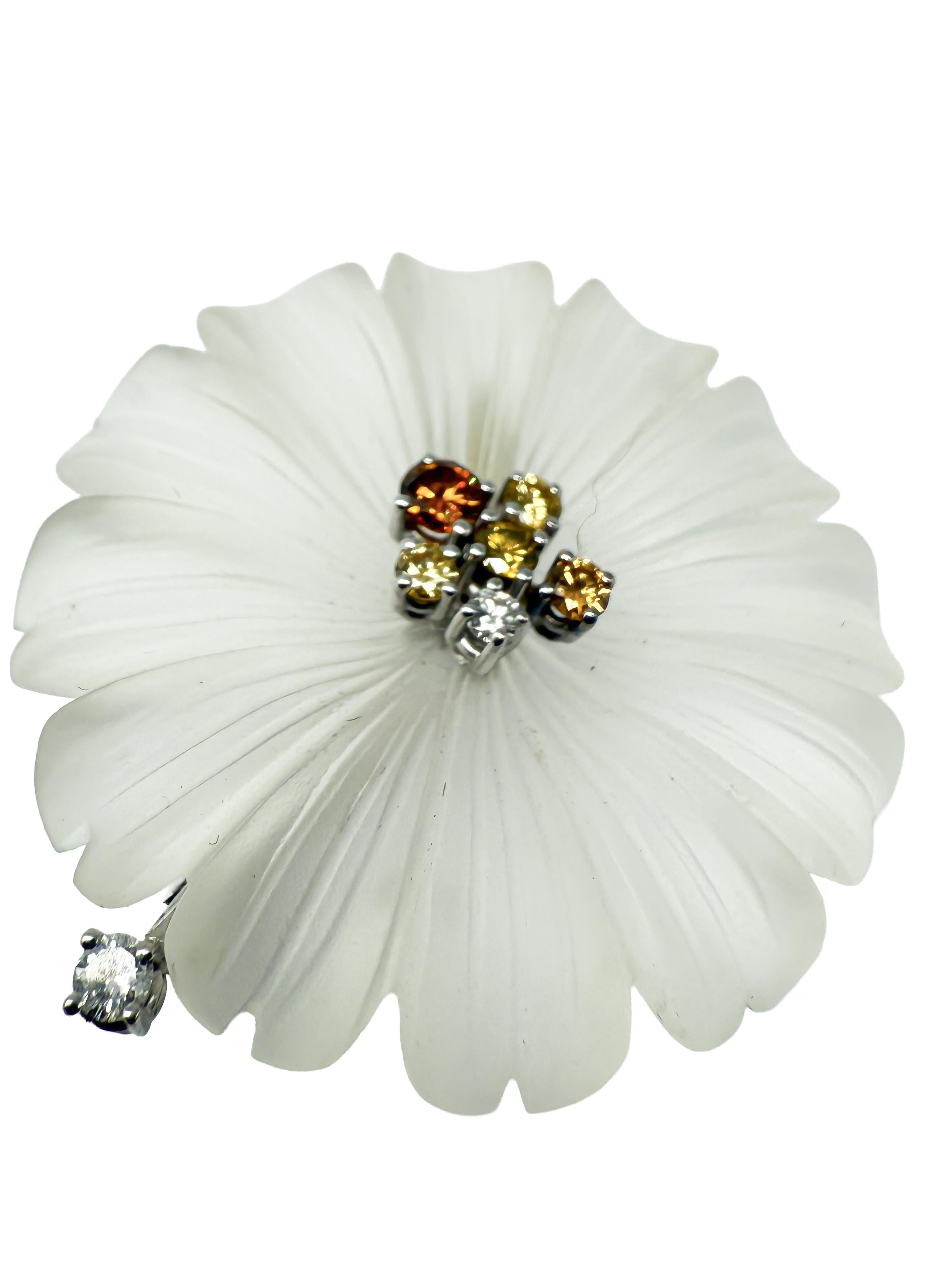 Brosche mit Diamanten aus 18K Weißgold im Zustand „Gut“ im Angebot in Berlin, DE