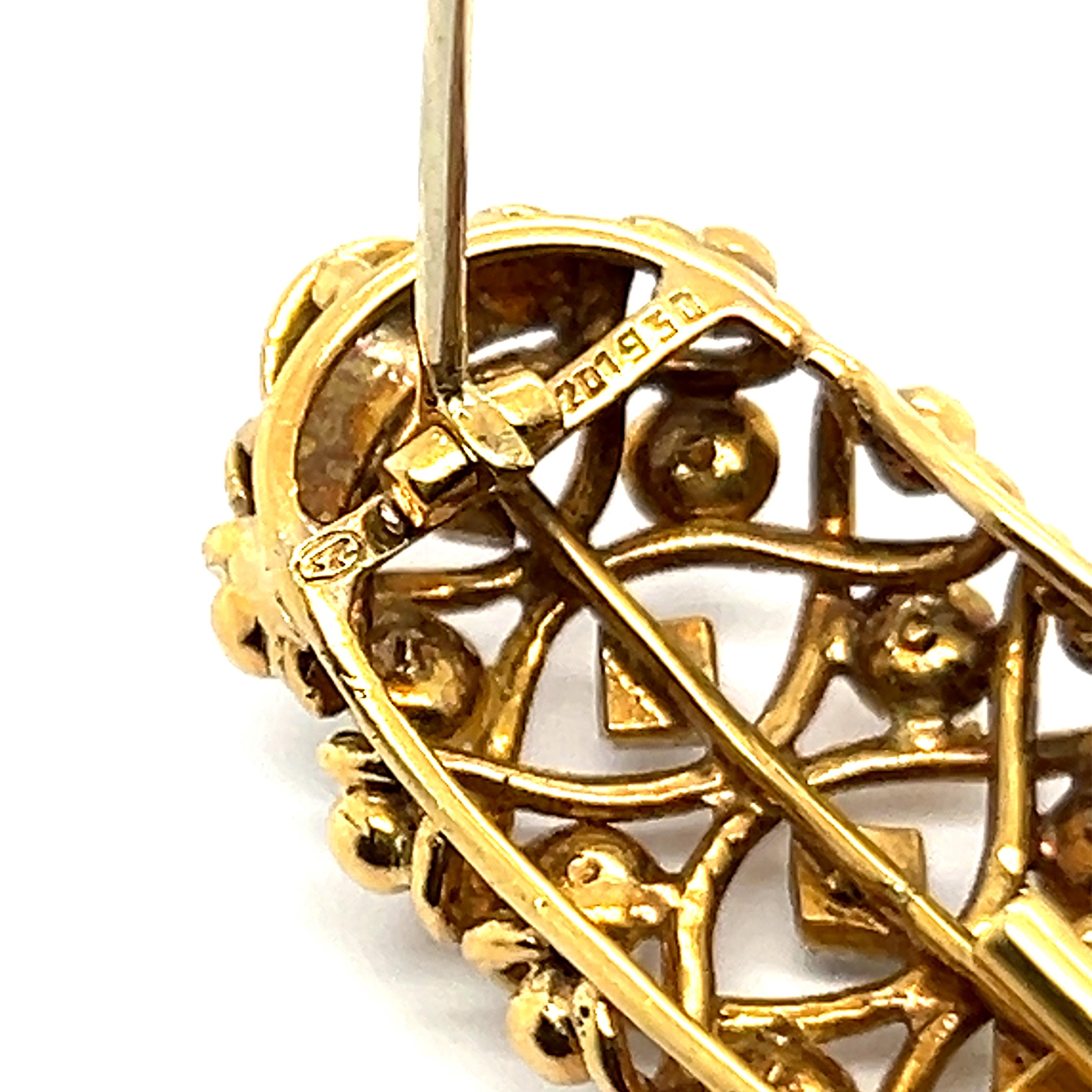 Brooch with Diamonds & Pearls in 18 Karat Gold by Gübelin In Good Condition For Sale In Lucerne, CH