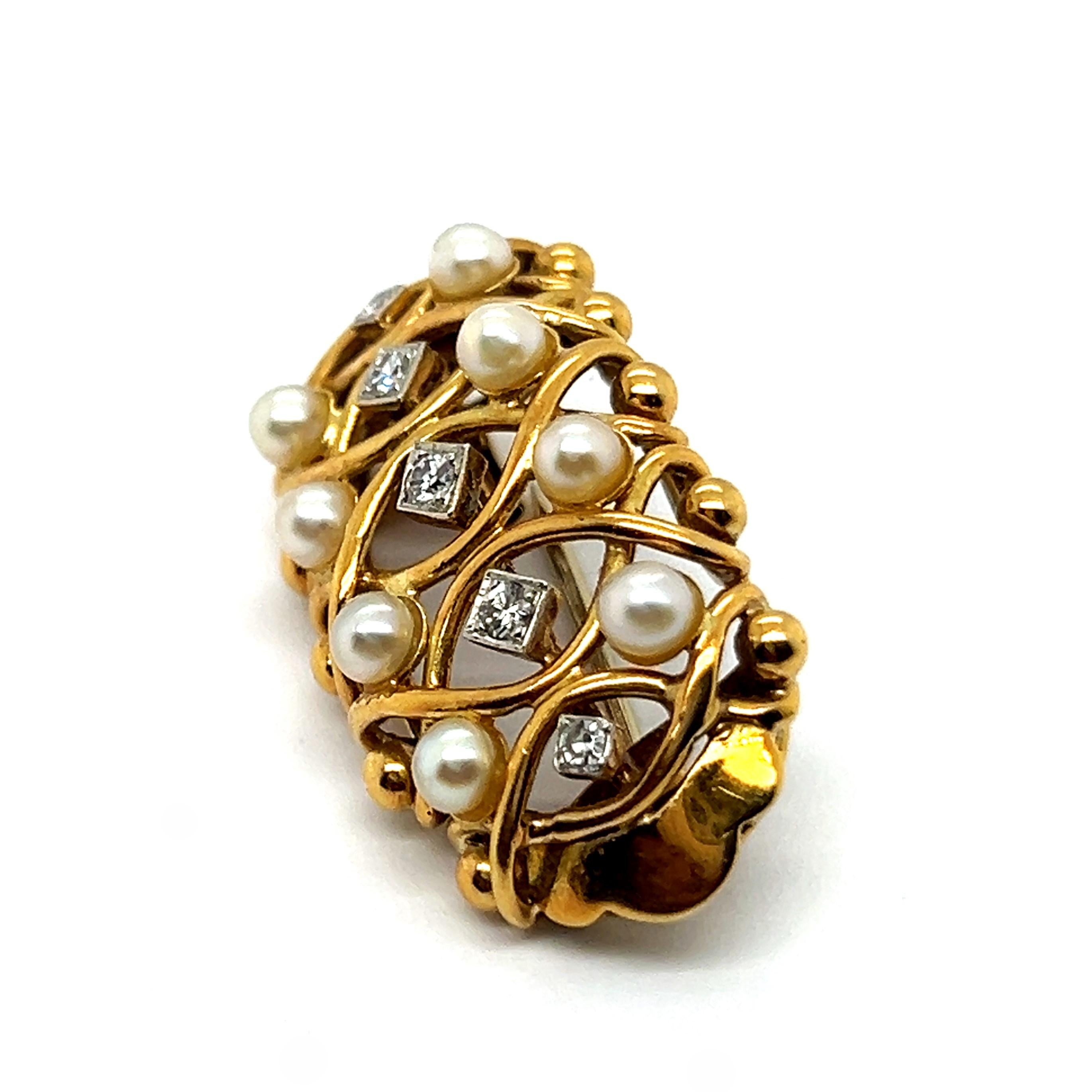 Brooch with Diamonds & Pearls in 18 Karat Gold by Gübelin For Sale 2