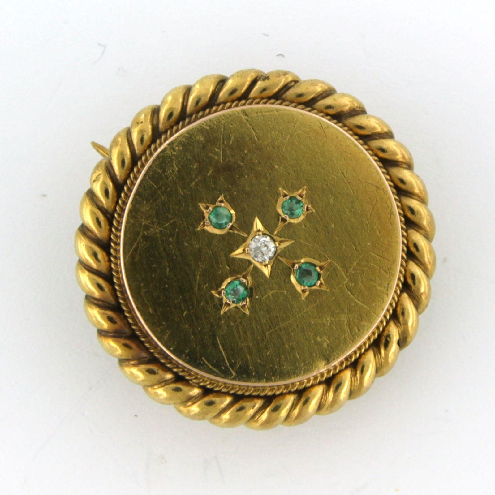 Old Mine Cut Brooch with emerald and diamond, 18k gold For Sale