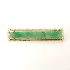 Brooch with jade 14k yellow gold 12.9 grams