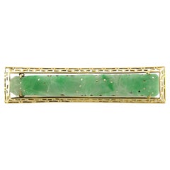 Brooch with jade 14k yellow gold 12.9 grams