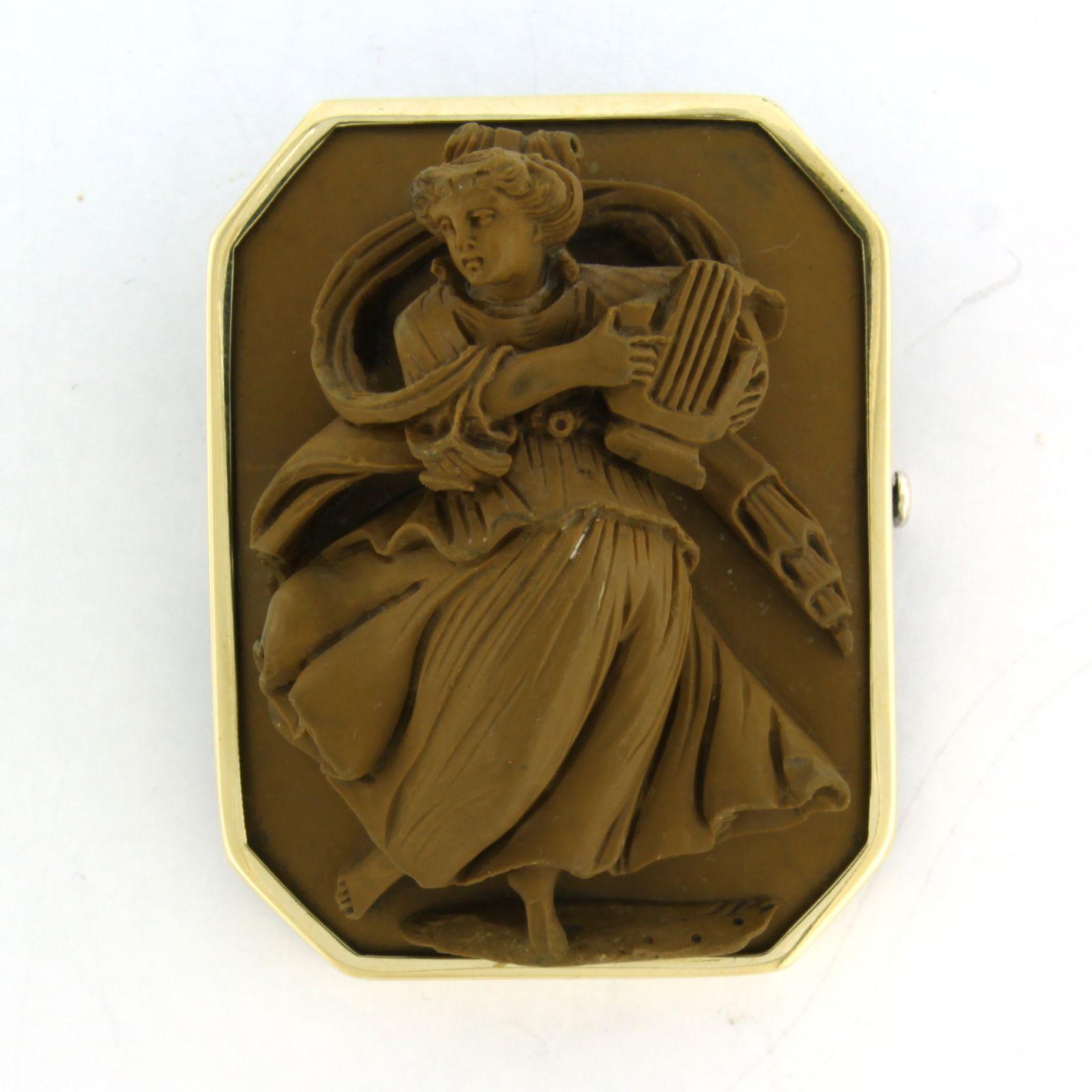 Spilla in oro giallo 14k e argento con cammeo di lava (la spilla è in metallo) - dimensioni 4,3 cm x 3,3 cm x 1,4 cm 

Descrizione dettagliata

le dimensioni della spilla sono 4,3 cm di lunghezza per 3,3 cm di larghezza e 1,4 cm di profondità

peso