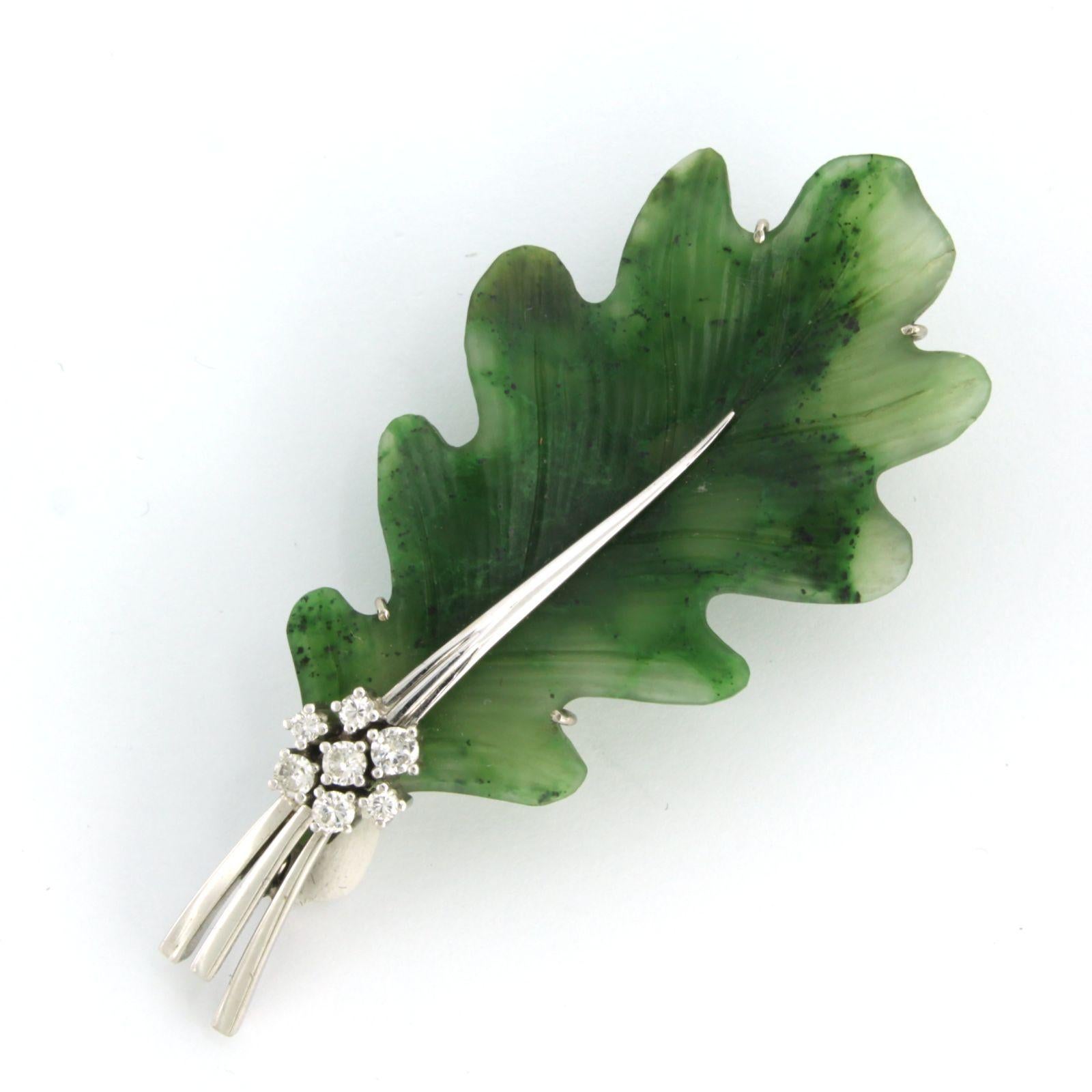 Brilliant Cut Brooch with moss agate and diamonds up to 0.20ct 18k white gold For Sale