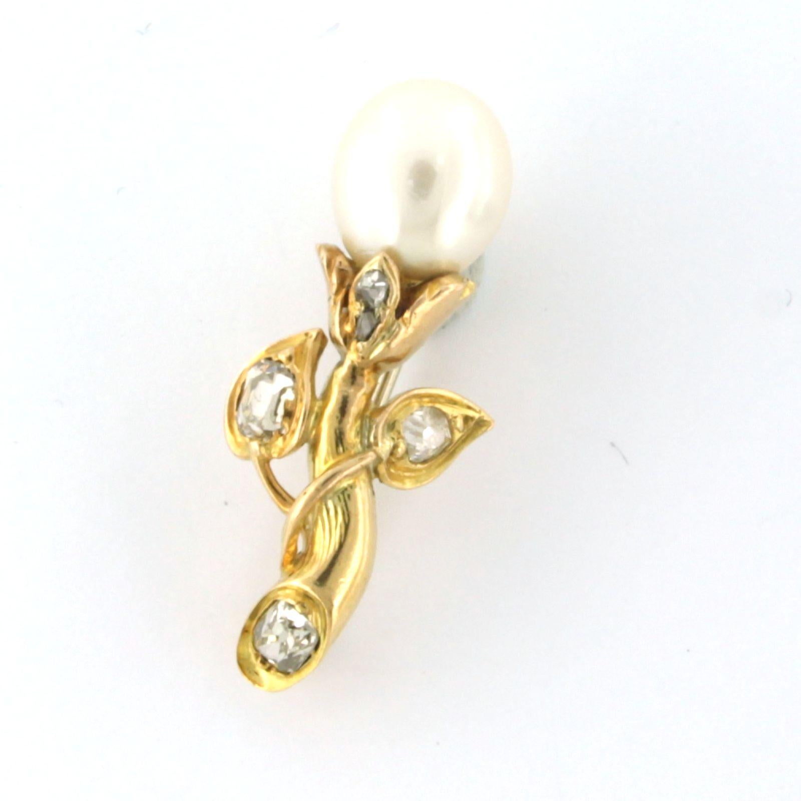 Taille vieille mine Broche avec perle et diamants taille ancienne jusqu'à 0,50ct 3,6 grammes Or 18k en vente