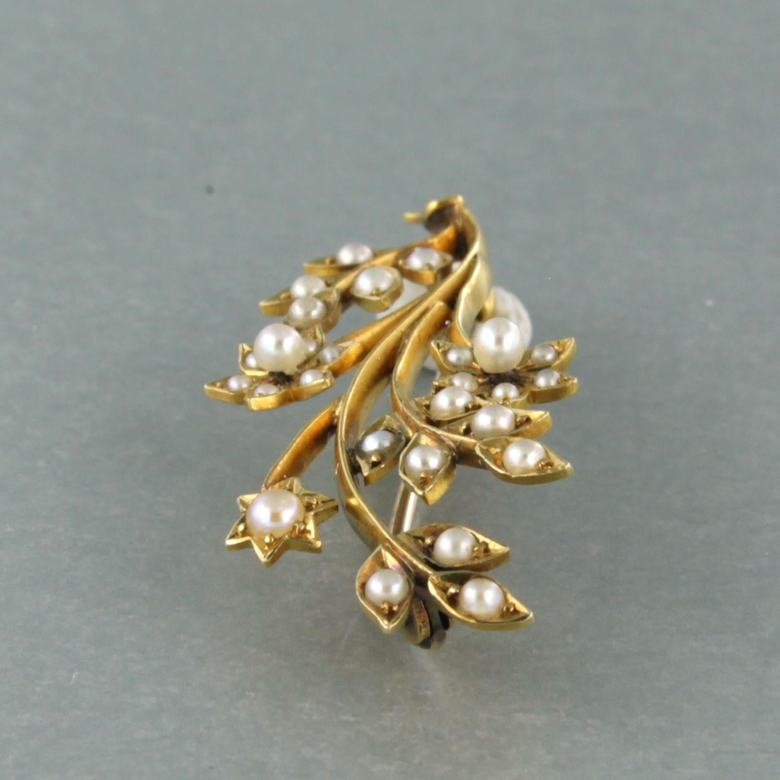 Early Victorian Brooch with pearls - 4.3 grams - 14k yellow gold For Sale