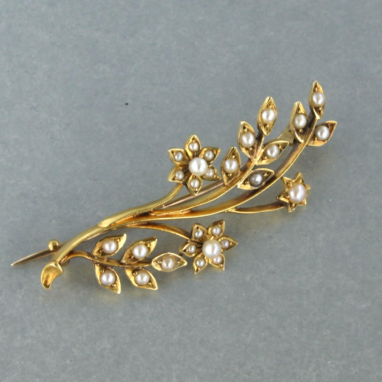 Women's Brooch with pearls - 4.3 grams - 14k yellow gold For Sale