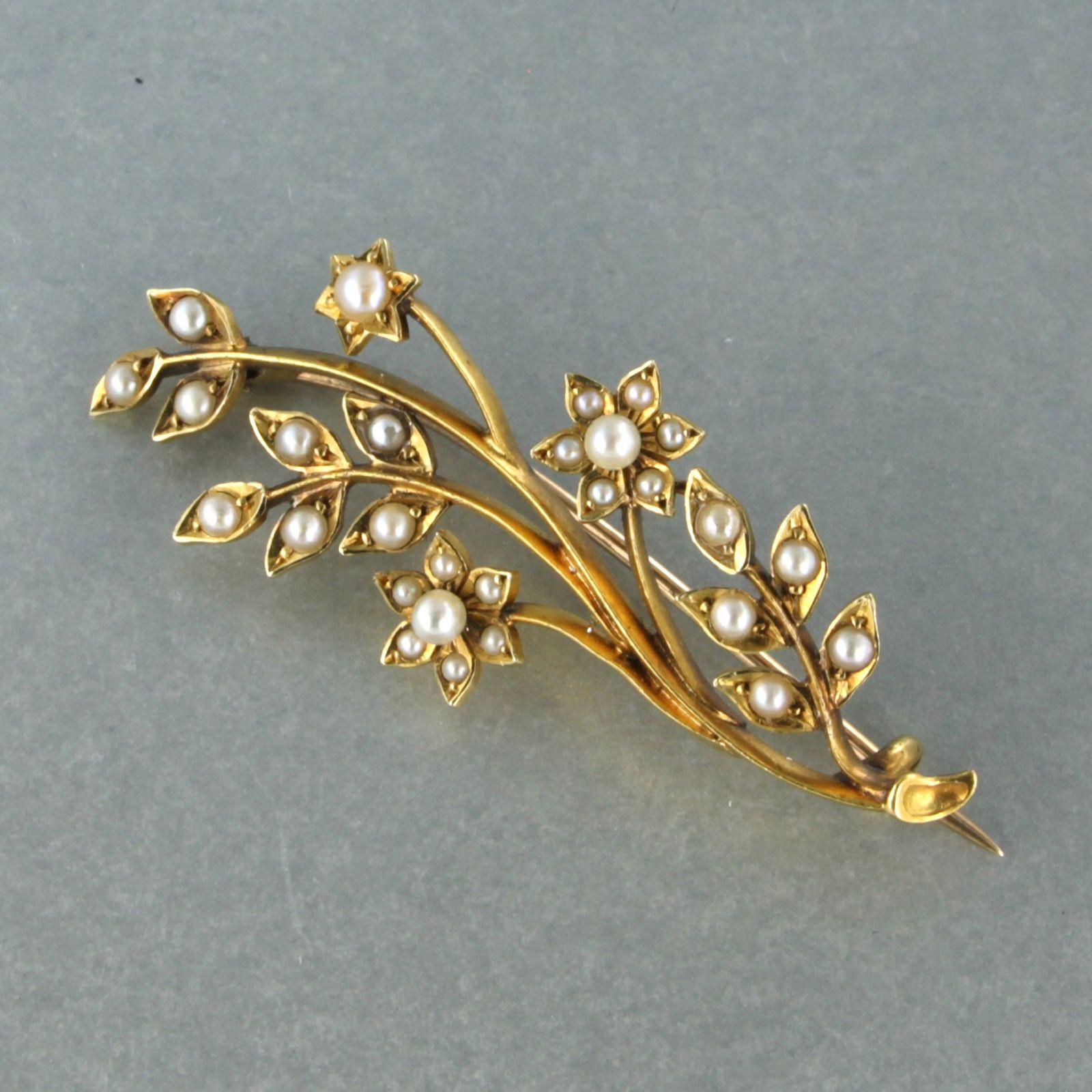 Brooch with pearls - 4.3 grams - 14k yellow gold For Sale 1