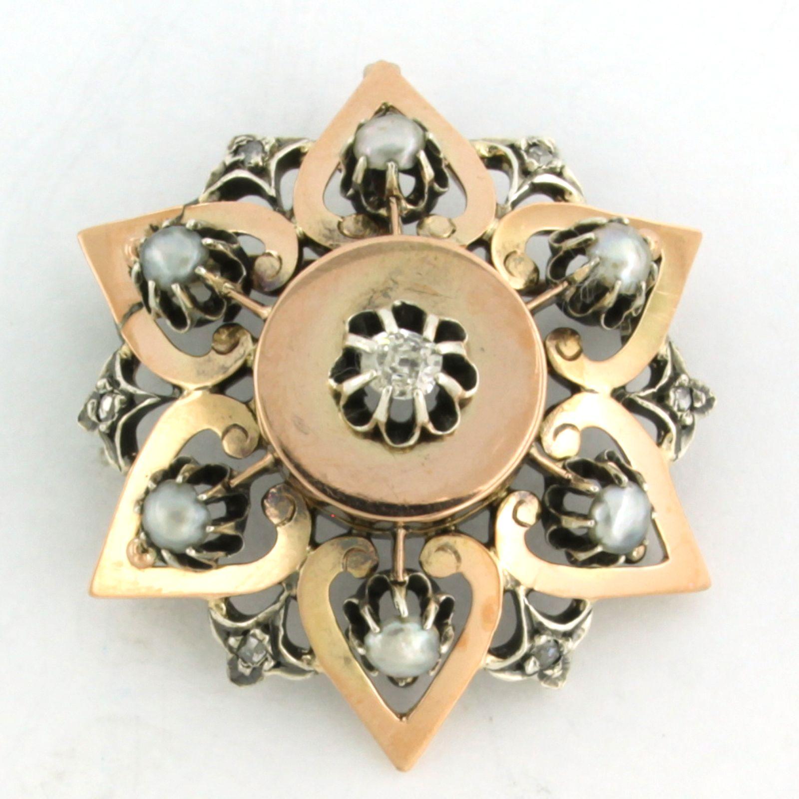 Brooch with pearls and diamonds up to 0.15ct 14k pink gold and silver For Sale 1