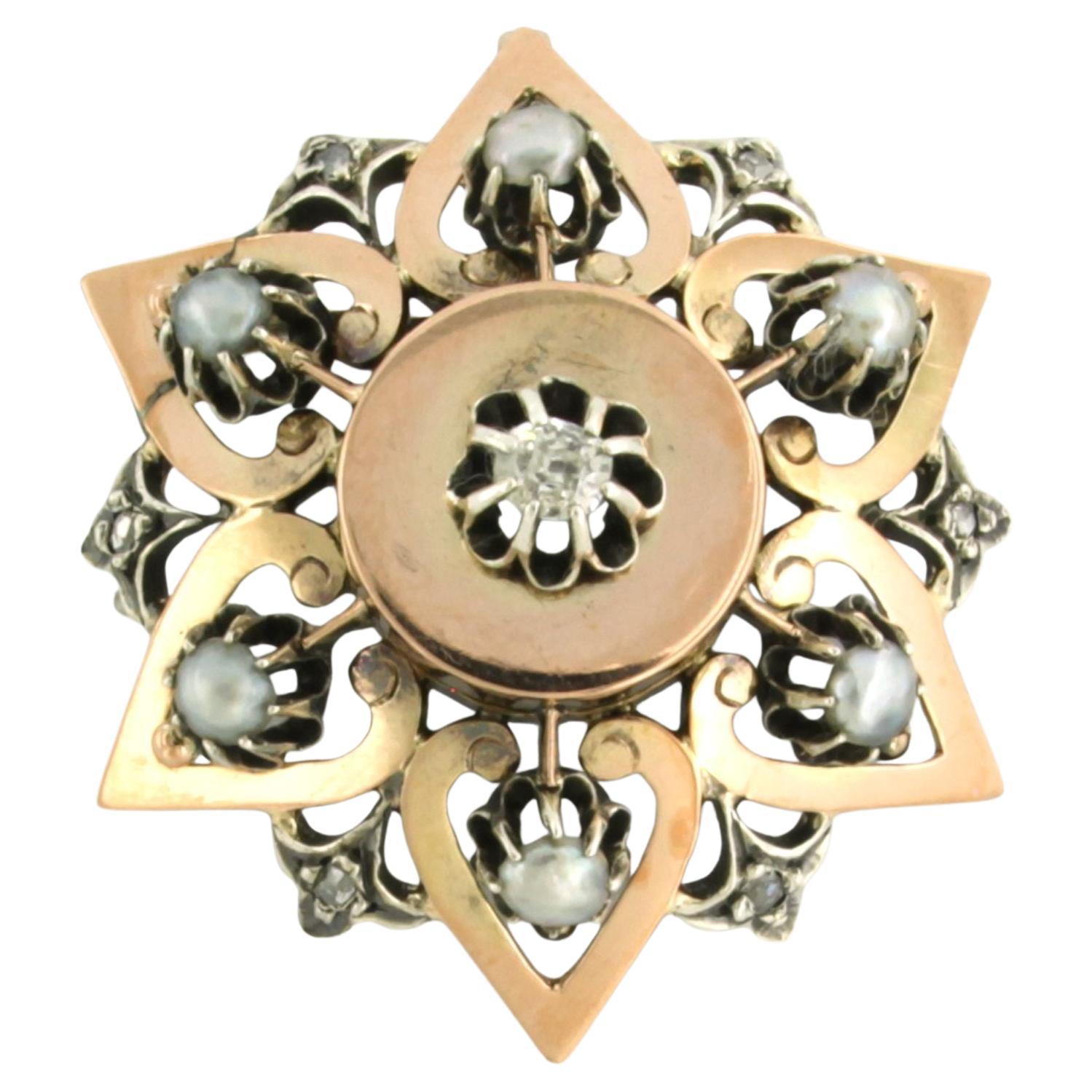 Brooch with pearls and diamonds up to 0.15ct 14k pink gold and silver For Sale