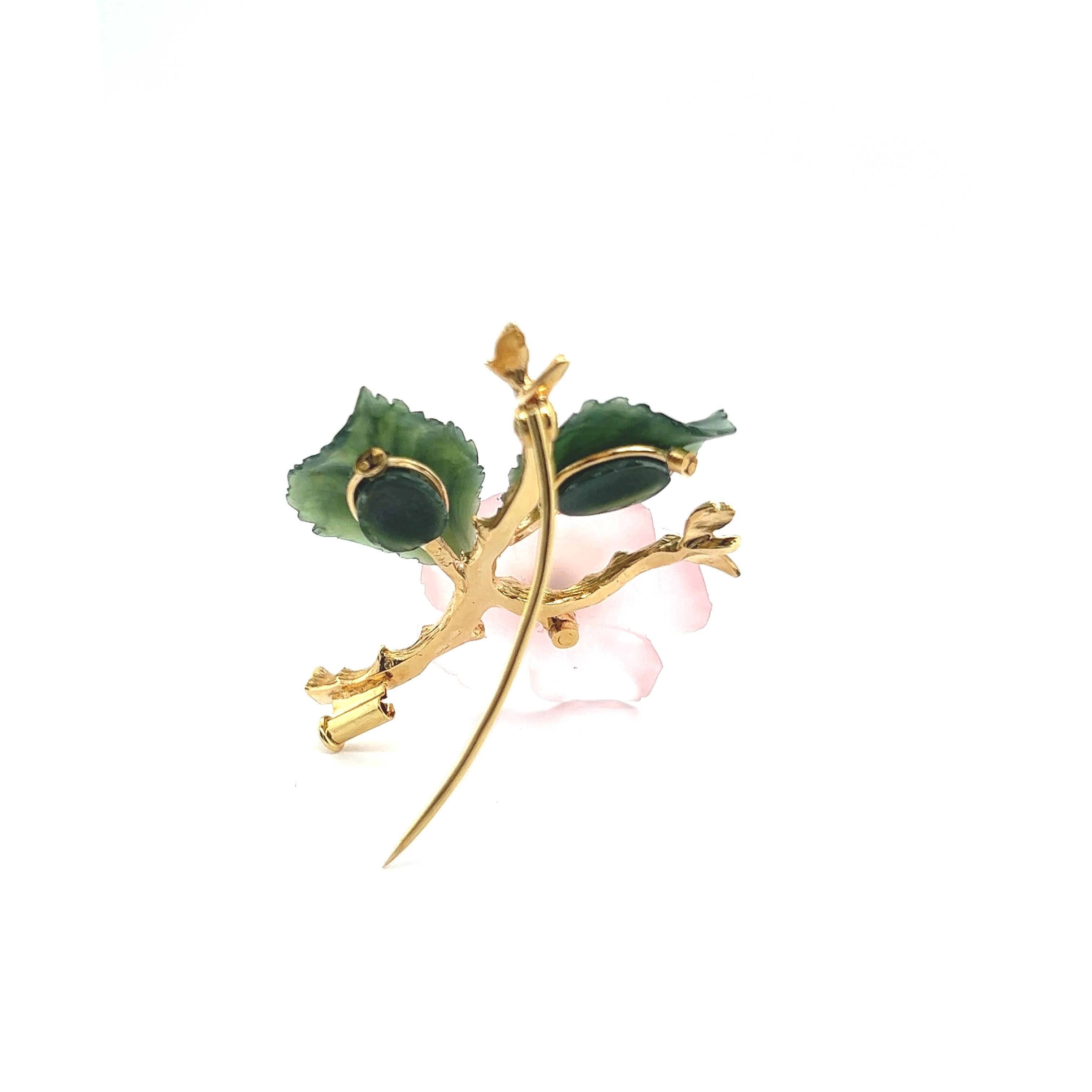 Women's or Men's Brooch with Rose Quartz & Nephrite in 18 Karat Yellow Gold by Paltscho For Sale