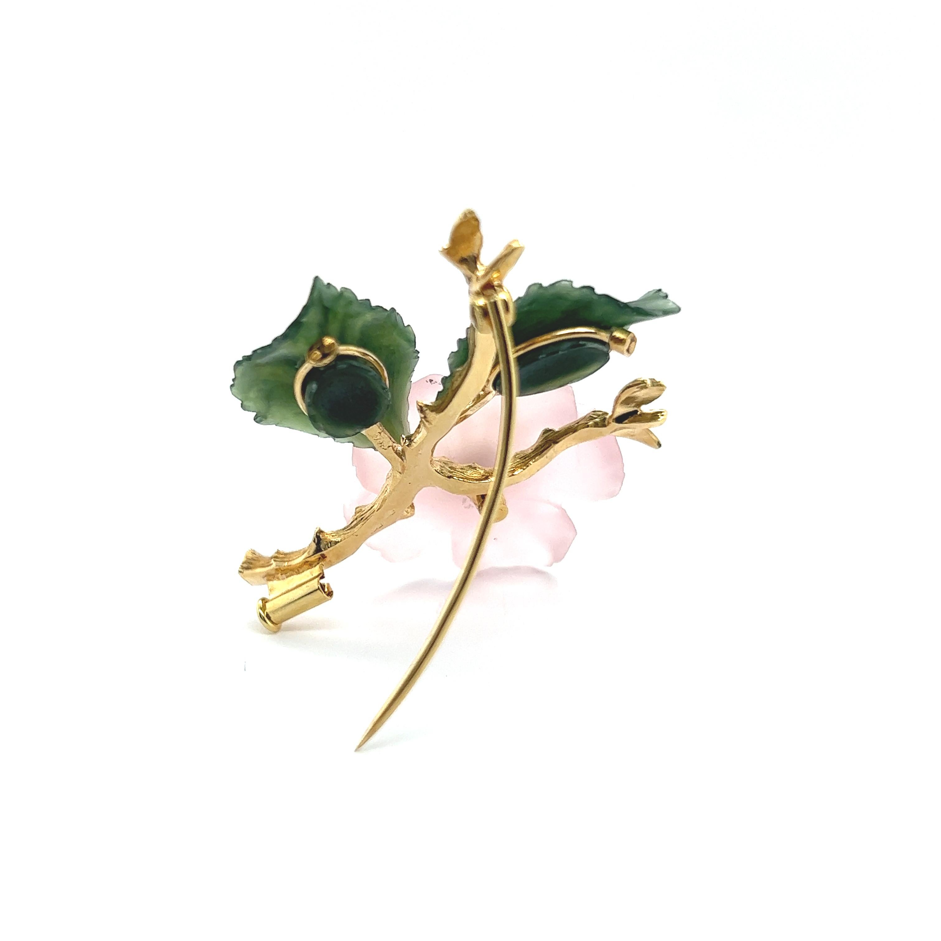 Brooch with Rose Quartz & Nephrite in 18 Karat Yellow Gold by Paltscho For Sale 2