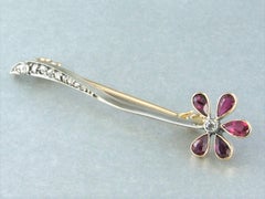 Brooch with ruby amd rose cut diamonds 14k gold and silver 3.6 grams