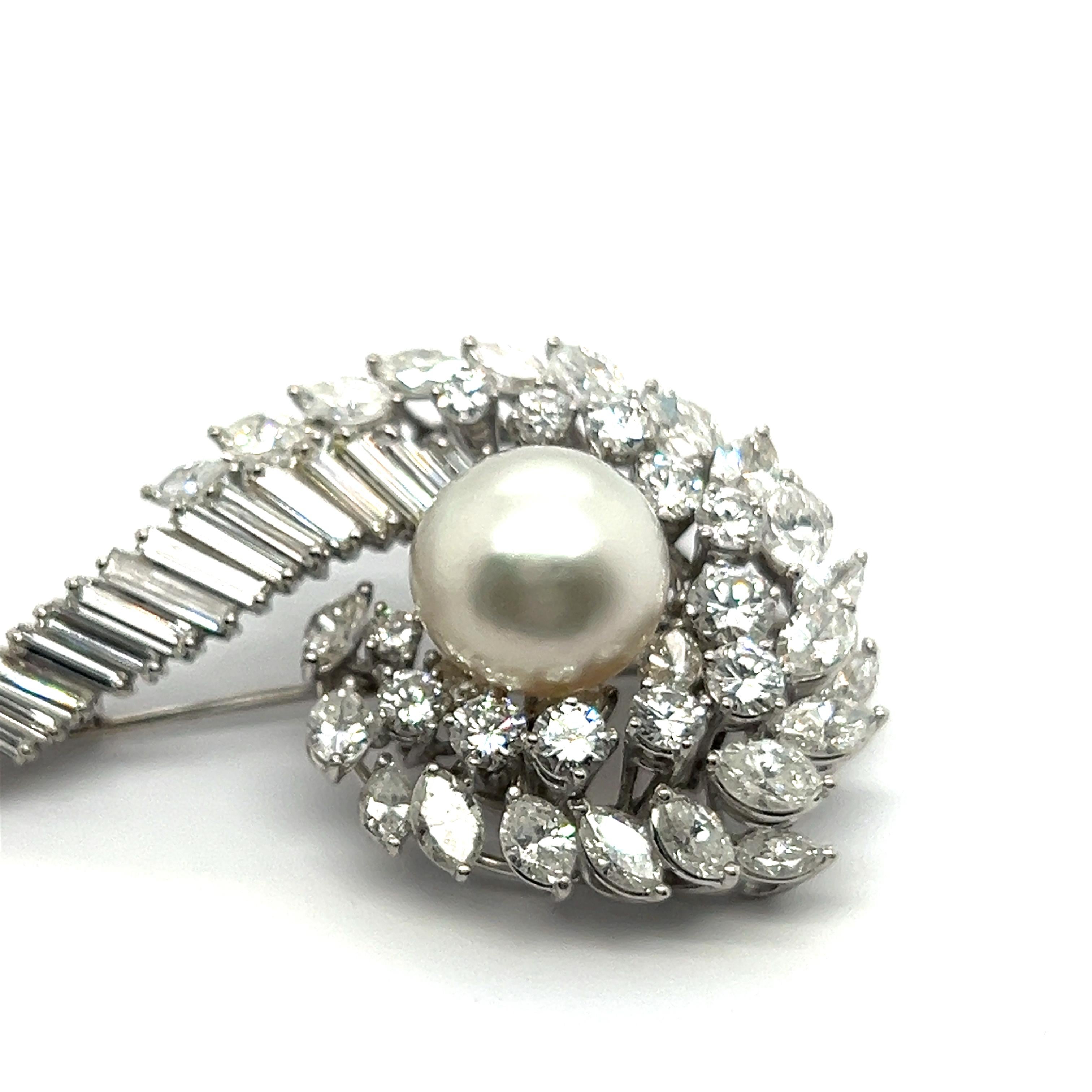 Women's or Men's Brooch with South Sea Cultural Pearl & Diamonds in 18 Karat White Gold For Sale