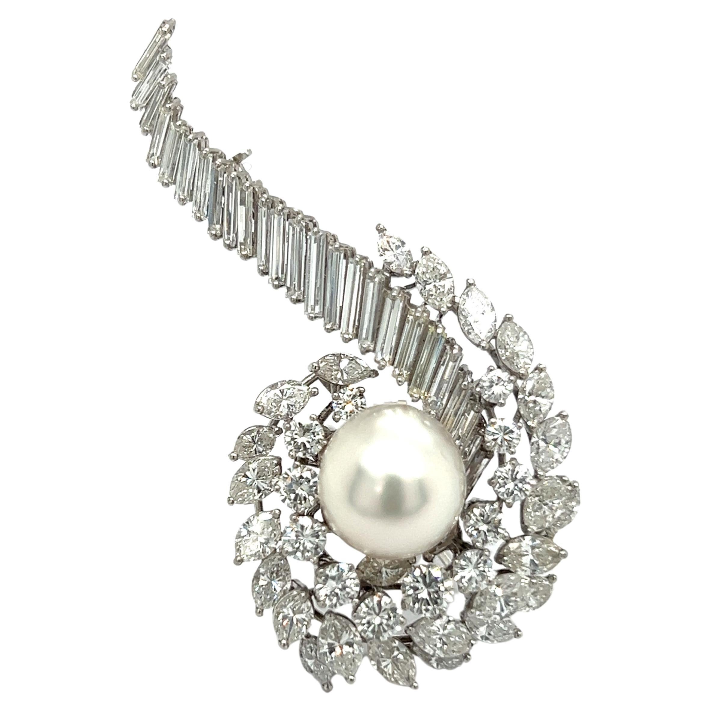 Brooch with South Sea Cultural Pearl & Diamonds in 18 Karat White Gold For Sale