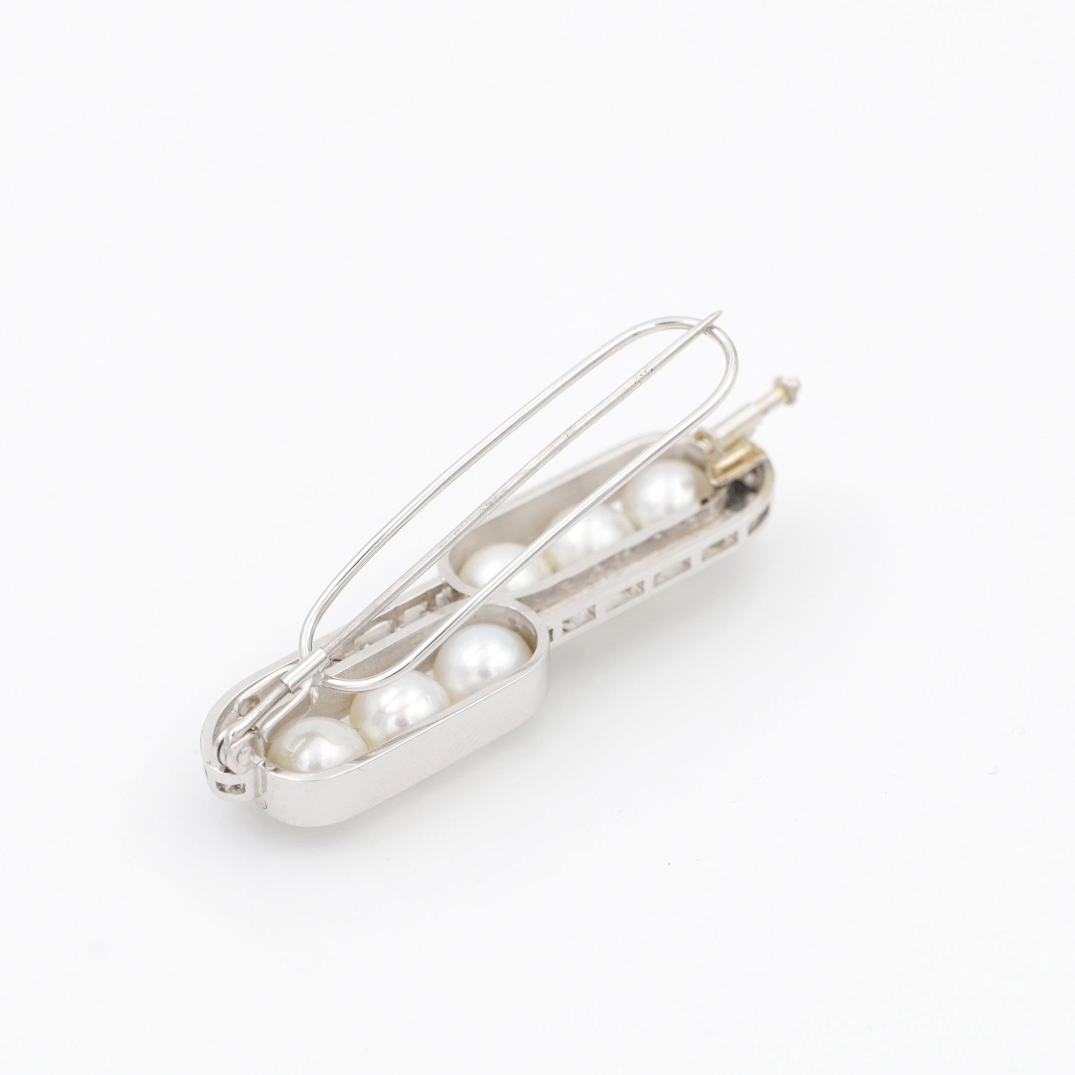 German Brooch with South Sea Pearls and Diamonds in White Gold For Sale