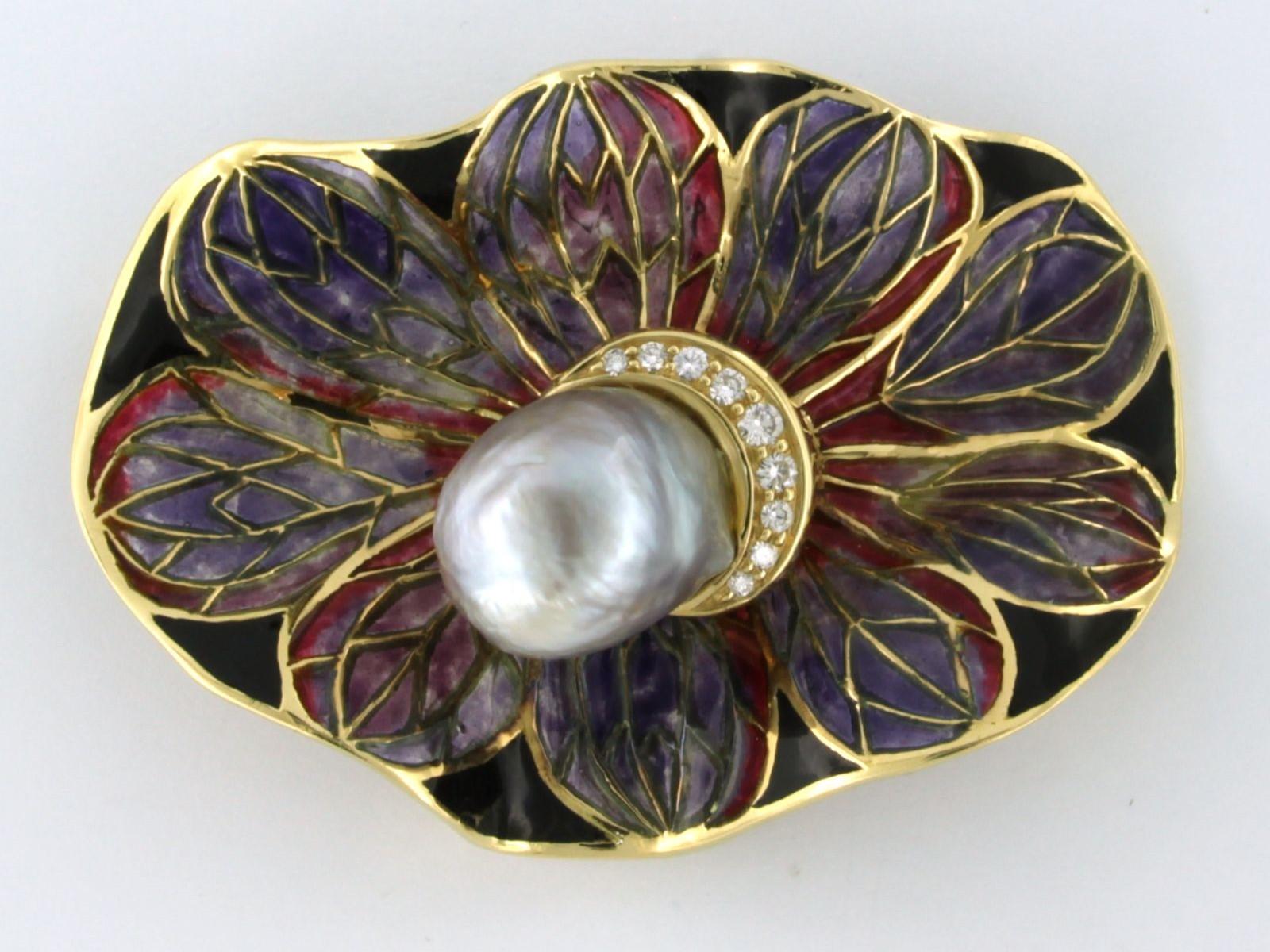 18 kt yellow gold brooch decorated with window enamel set with South Sea pearl and brilliant cut diamond to. 0.25ct - F/G - VS/SI

detailed description:

The size of the brooch is 4.2 cm long by 6.0 cm wide and 1.8 cm high

weight: 29.1 grams

put