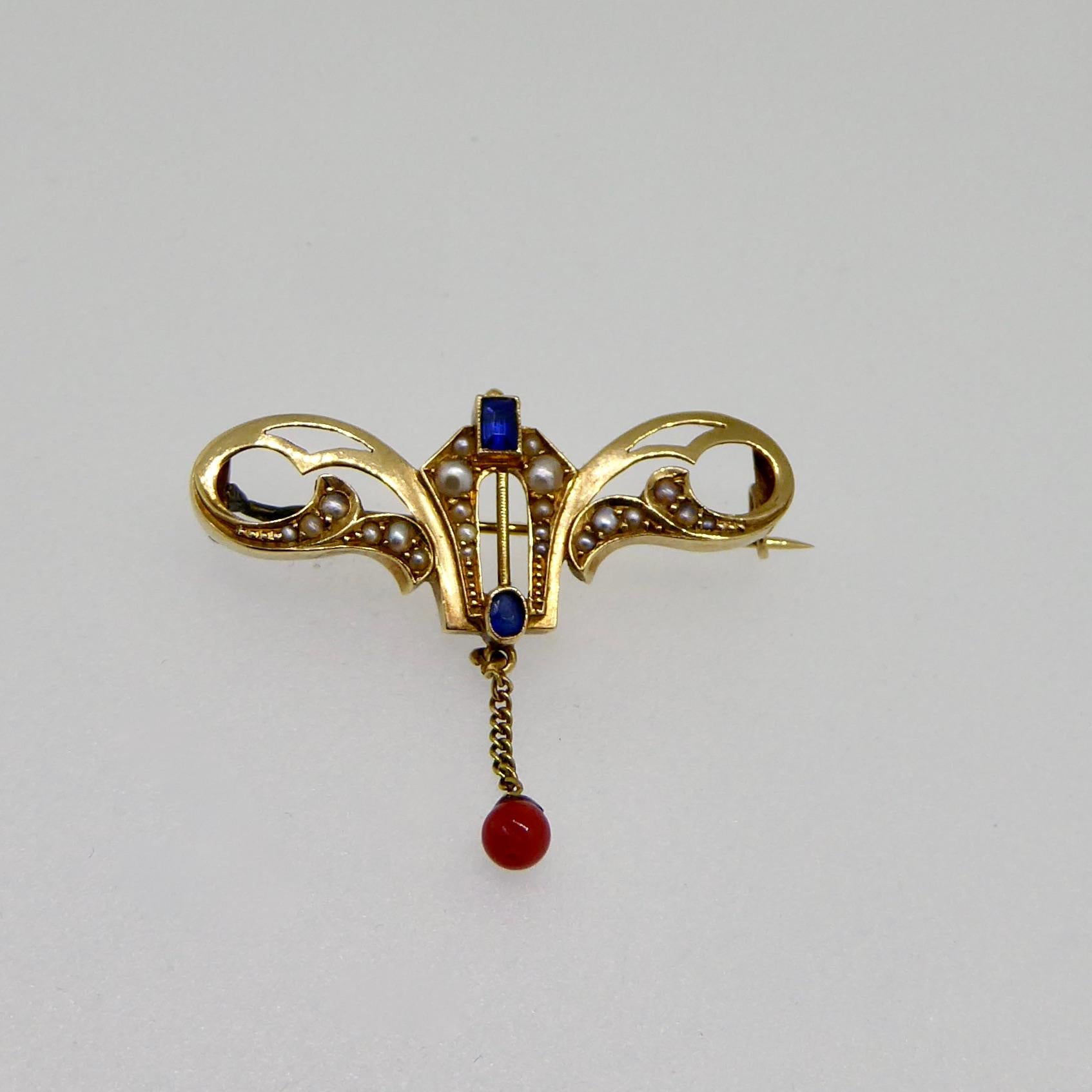 Brooche, Art Nouveau, Yellow Gold, Pearl, Sapphire, Red Coral, 1910 In Good Condition In EL Waalre, NL