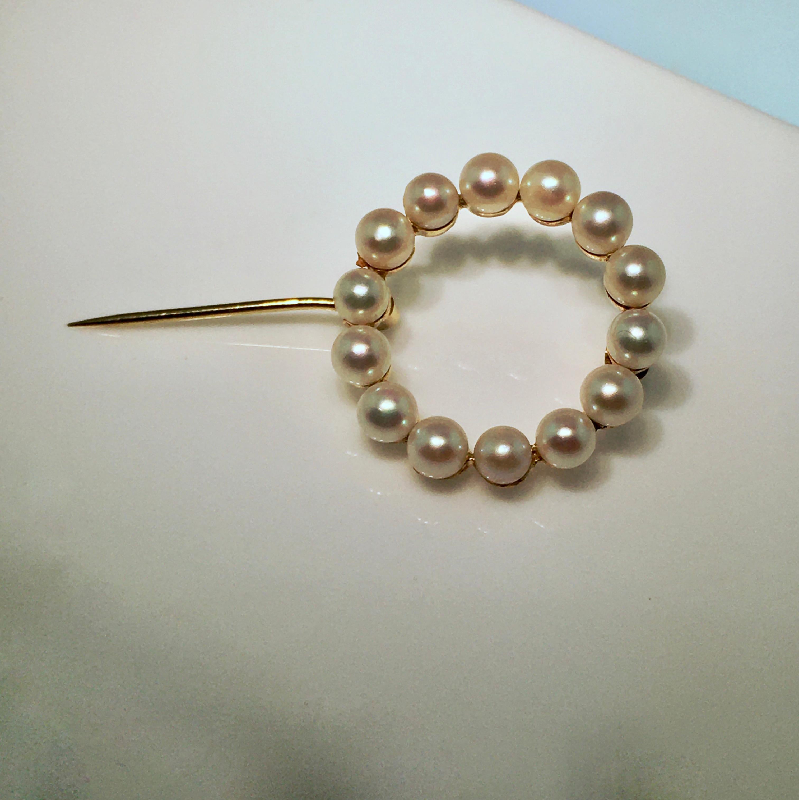 Round Cut Brooche, Cricle Brooch, Pearl Halo, Yellow Gold