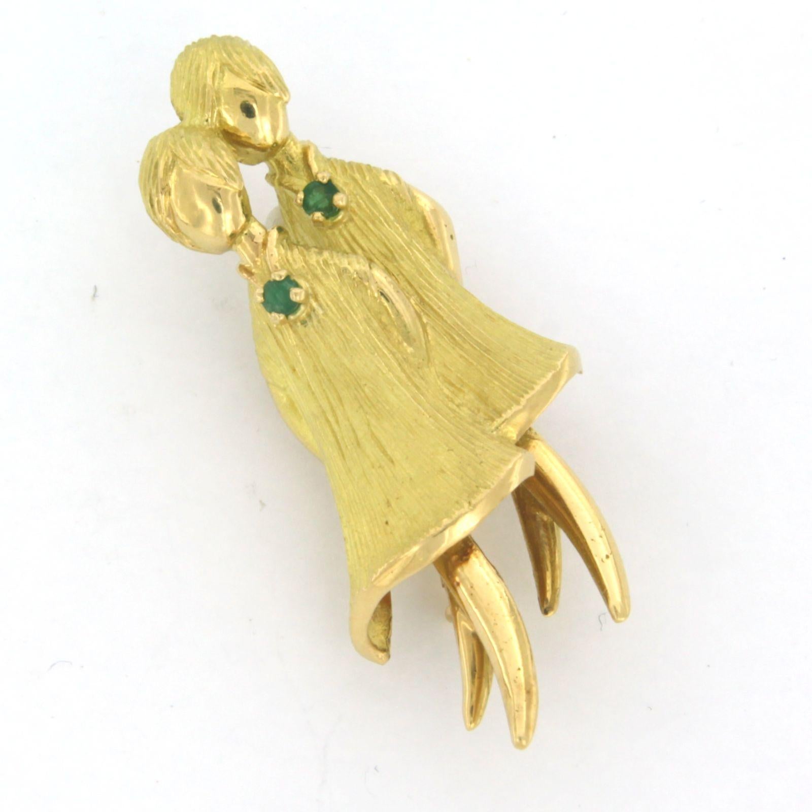 Round Cut Brooche Emerald 18k yellow gold For Sale