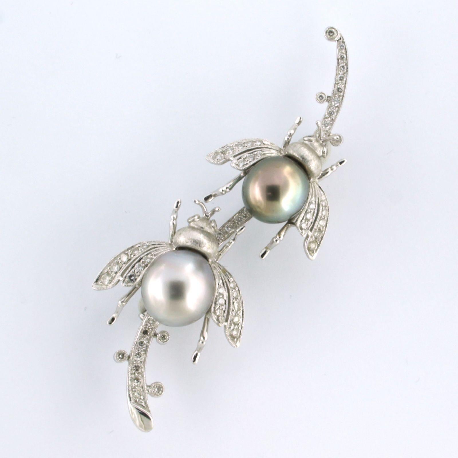 Modern Brooche Two Bees with Tahiti Pearl and Diamond 18k white gold