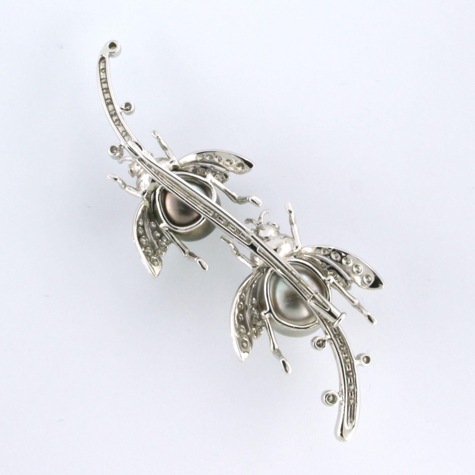 Women's Brooche Two Bees with Tahiti Pearl and Diamond 18k white gold For Sale
