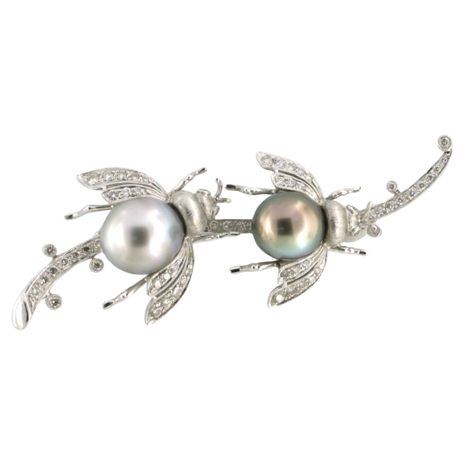 Brooche Two Bees with Tahiti Pearl and Diamond 18k white gold