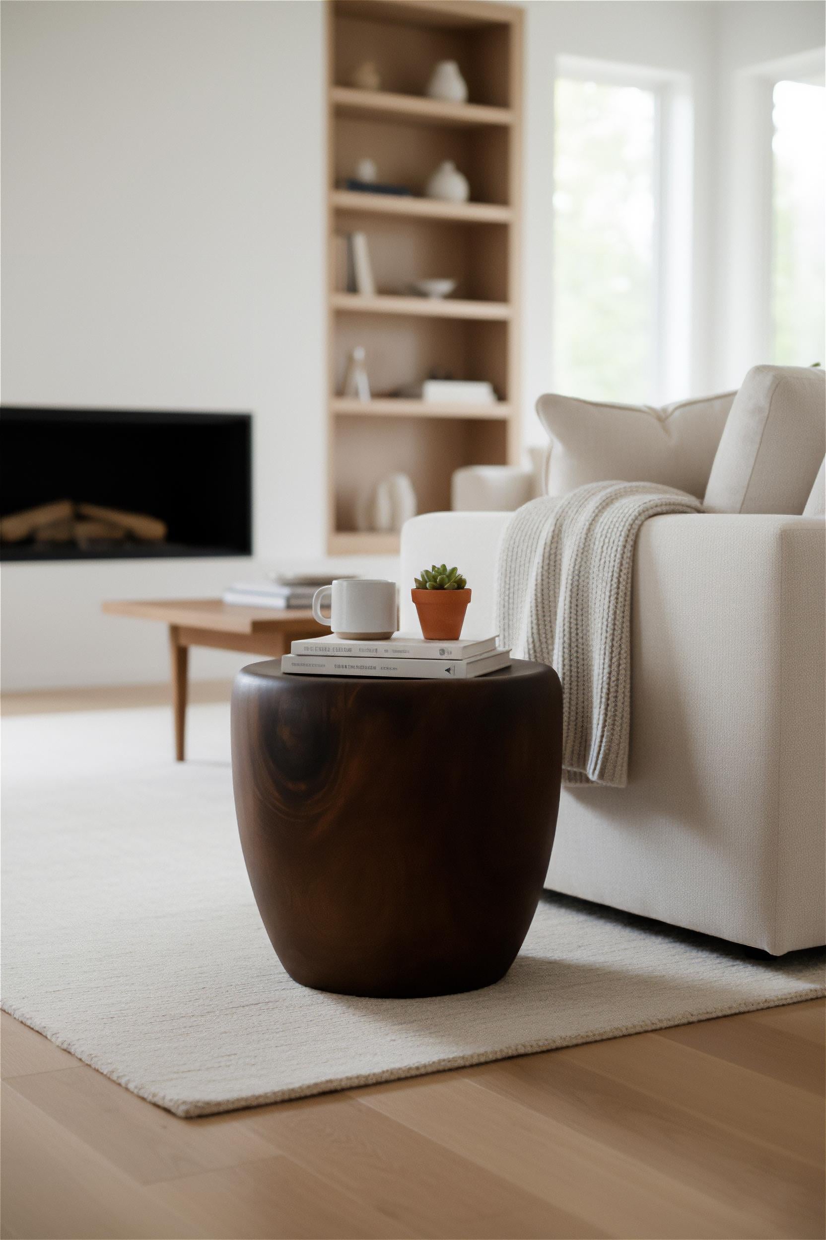 Fait main BROOK, tabouret Natural Monkey Pod en vente