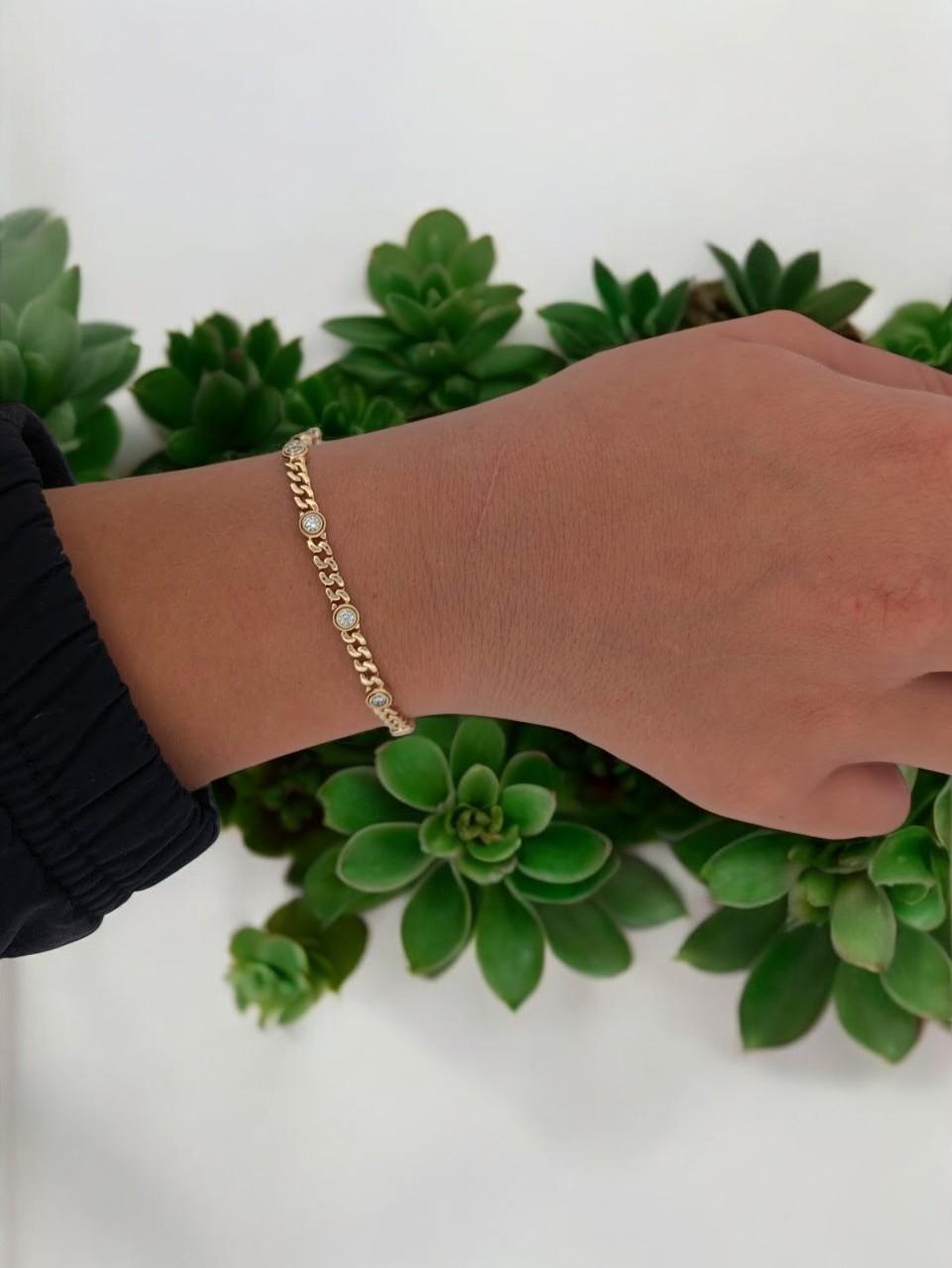 Artisan Brooke  Bracelet à maillons cubains avec diamant de 3/4ct  Or jaune 14k  Monture de la lunette en vente