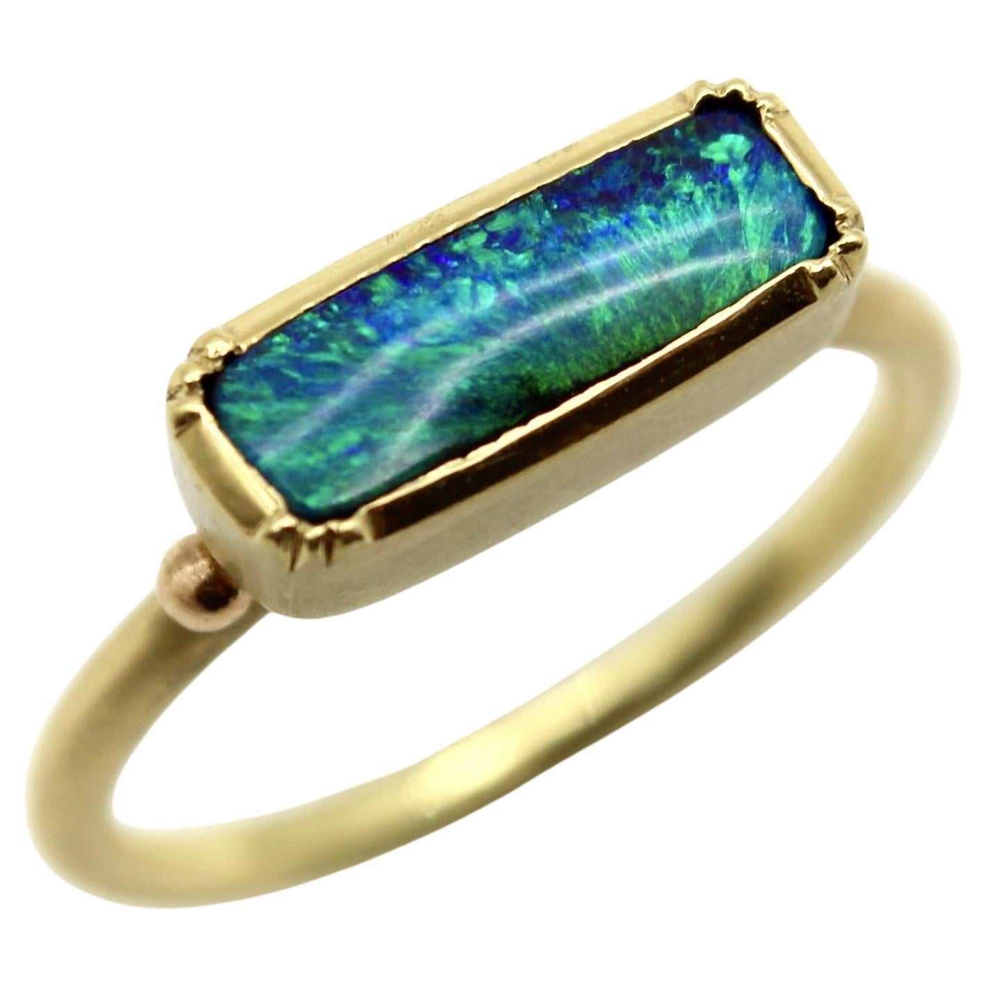 Brooke Gregson Anello Boulder Opal in oro 18 carati in vendita