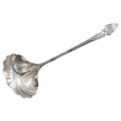 Besenmais von Tiffany & Co. Schale mit geriffelter Sauciere aus Sterlingsilber