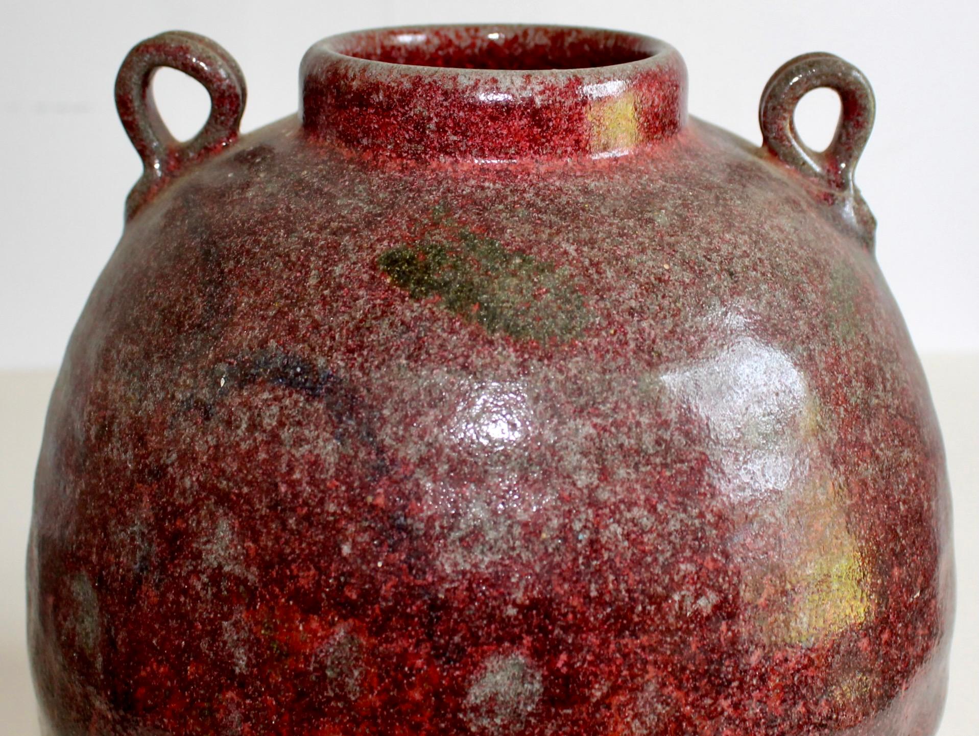 Große Sang-de-Boeuf-Vase mit 2 Henkeln von Gebrüder Thomas Bezanson im Zustand „Gut“ im Angebot in Sharon, CT