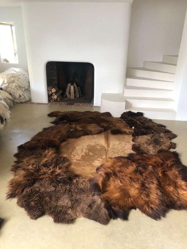 Brown 2 rug by Carine Boxy
Dimensions: 400 x 327 cm
Materials: Naturally dyed sheepskin.

Each rug is different and unique, please contact us for made to order dimensions.
Carine Boxy is internationally known for her artistic sheepskin rugs.
