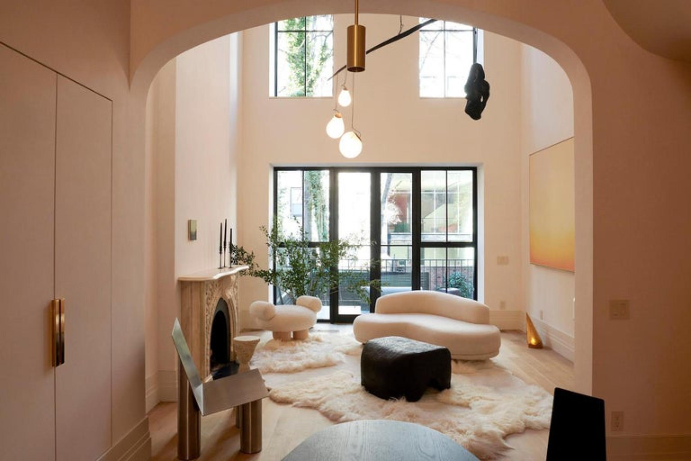 Tappeto di lusso Natural Shape tinto a mano in pelle di pecora europea marrone 2 Big Rug di Carine Bigli in vendita 4