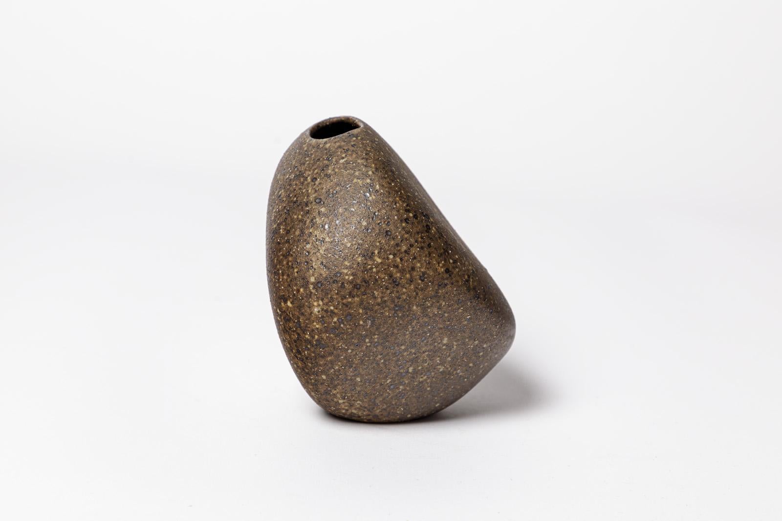 Mid-Century Modern Vase en céramique abstrait brun de Tim Orr Free Stone Form, vers 1975 en vente