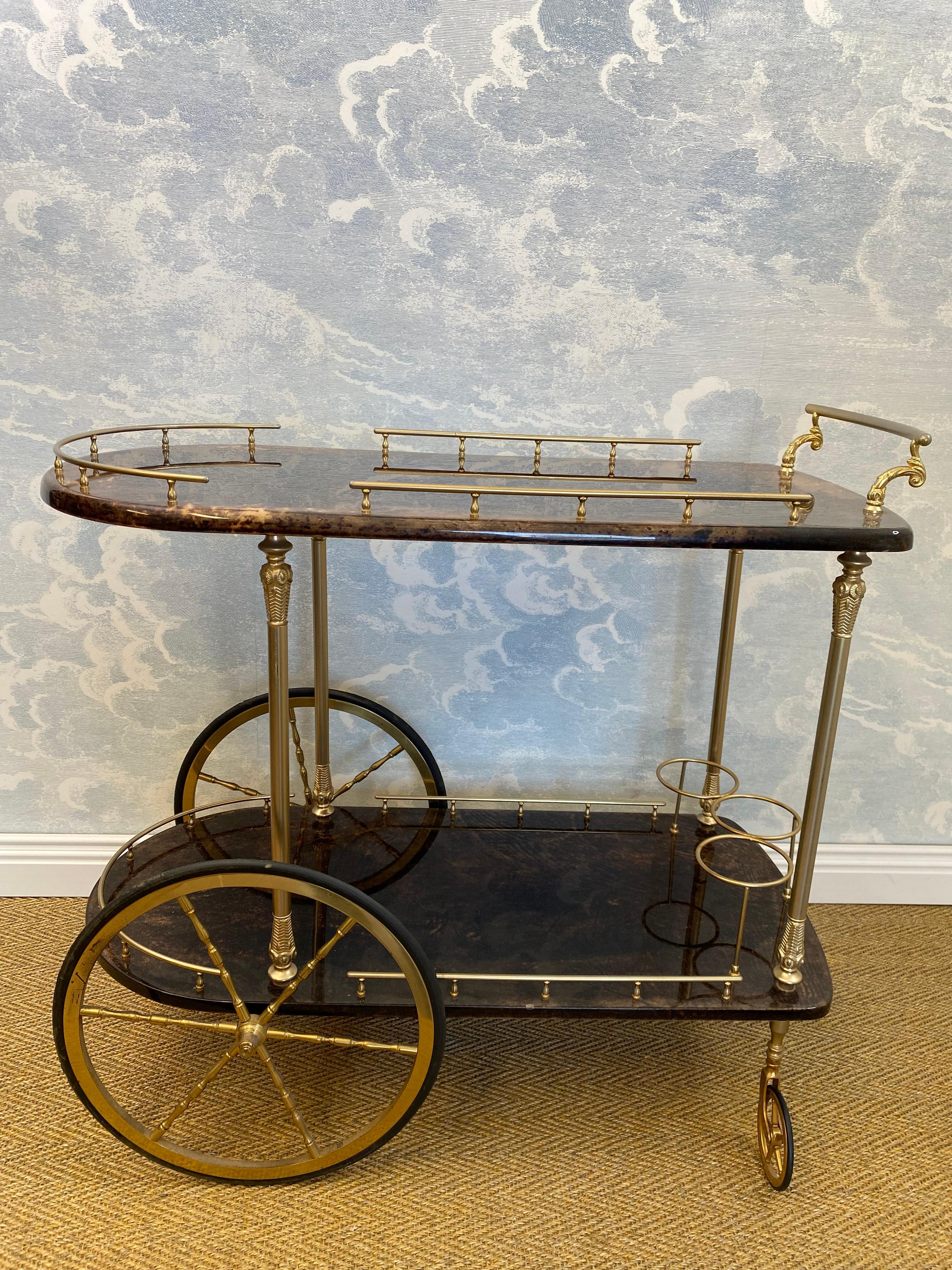 Brown ALDO TURA Bar Cart / Tea Trolly - Ein italienischer Design-Klassiker aus den 1960er Jahren (Mitte des 20. Jahrhunderts) im Angebot
