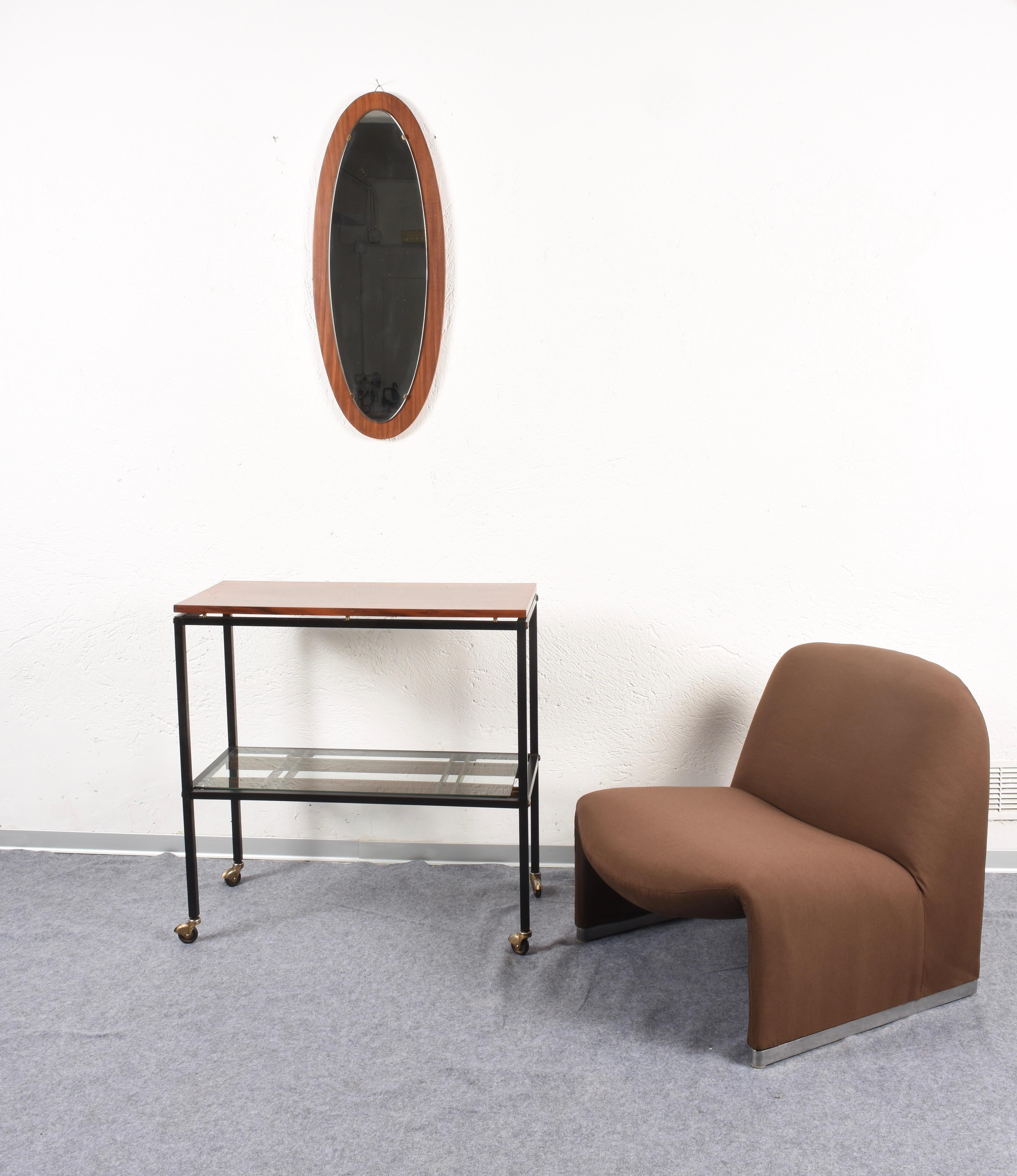 Brown armchair, Alky model by Giancarlo Piretti. Produced by Castelli in Italy in the 70s
Very comfortable. Lined with brown fabric.
Made with foam. Aluminum base.
Fair conditions