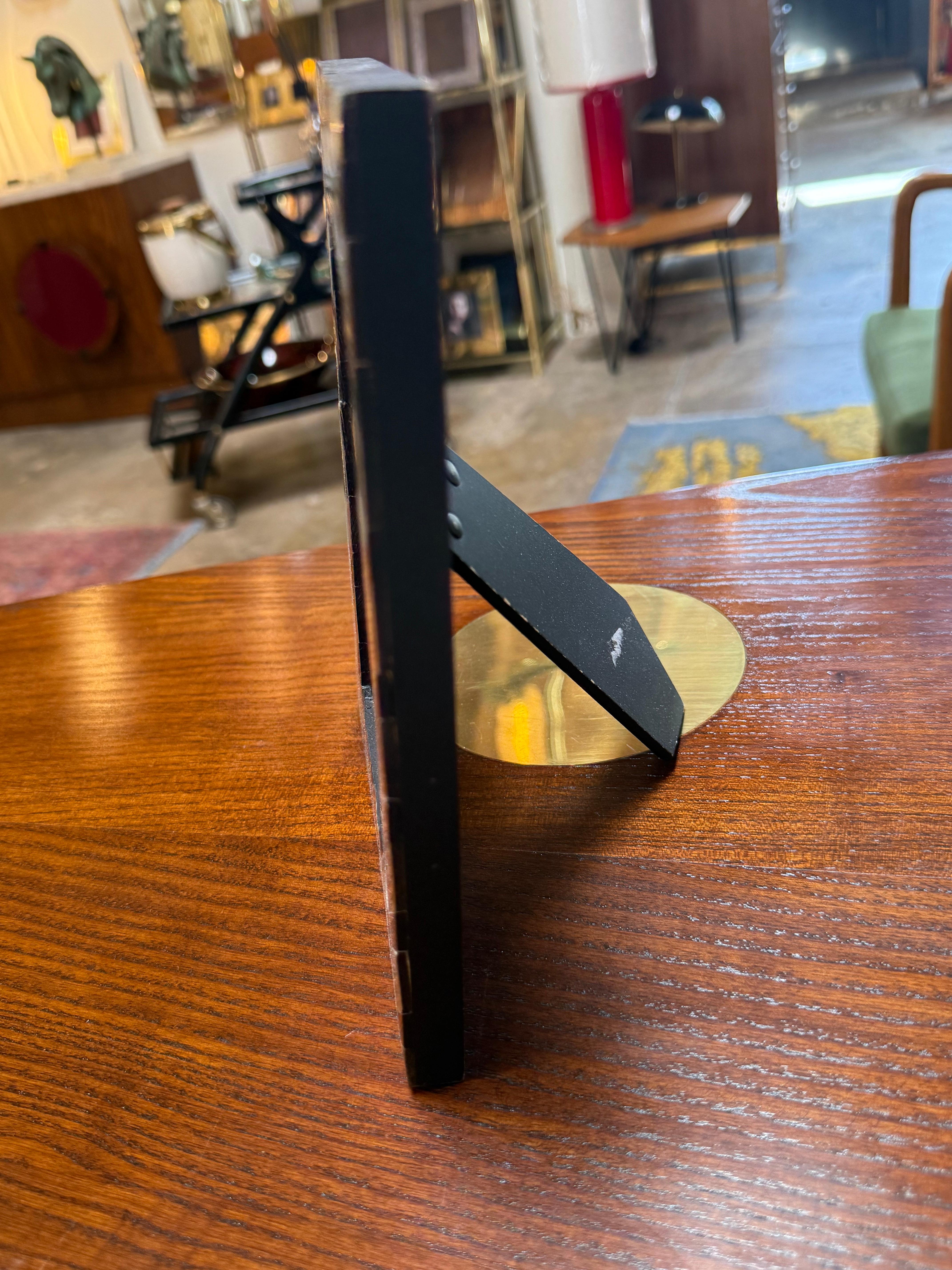 Brown and Black Chevron Striped Horn-Style Photo Frame In Good Condition For Sale In Los Angeles, CA