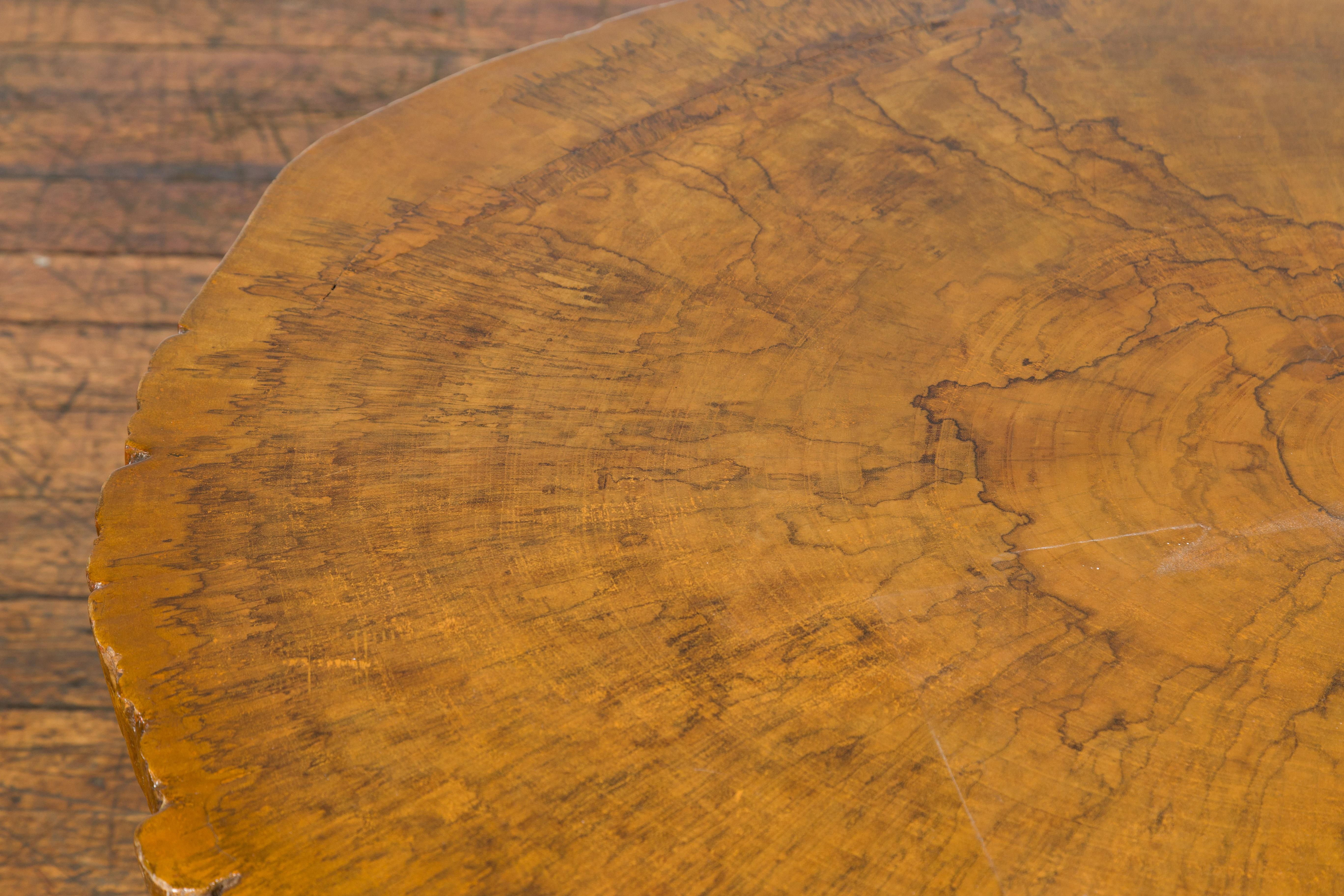 20ième siècle Table à tranches d'arbre à vie Brown et Black Organic avec pieds droits en bois en vente